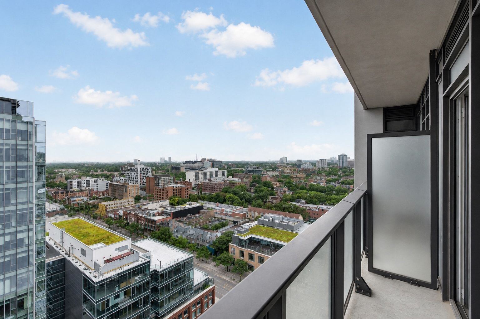 330 Richmond Street W photo 13