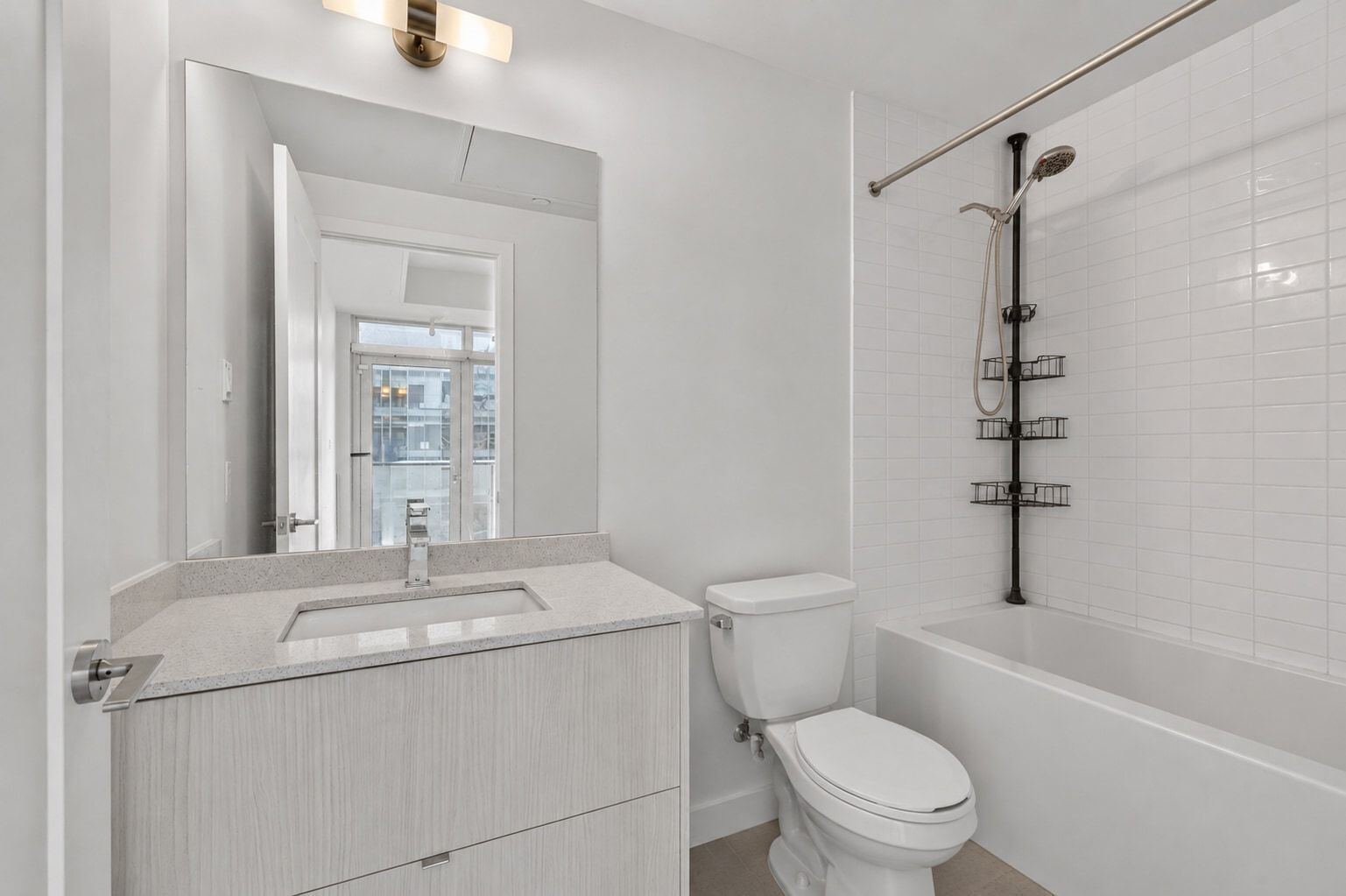 330 Richmond Street W photo 14