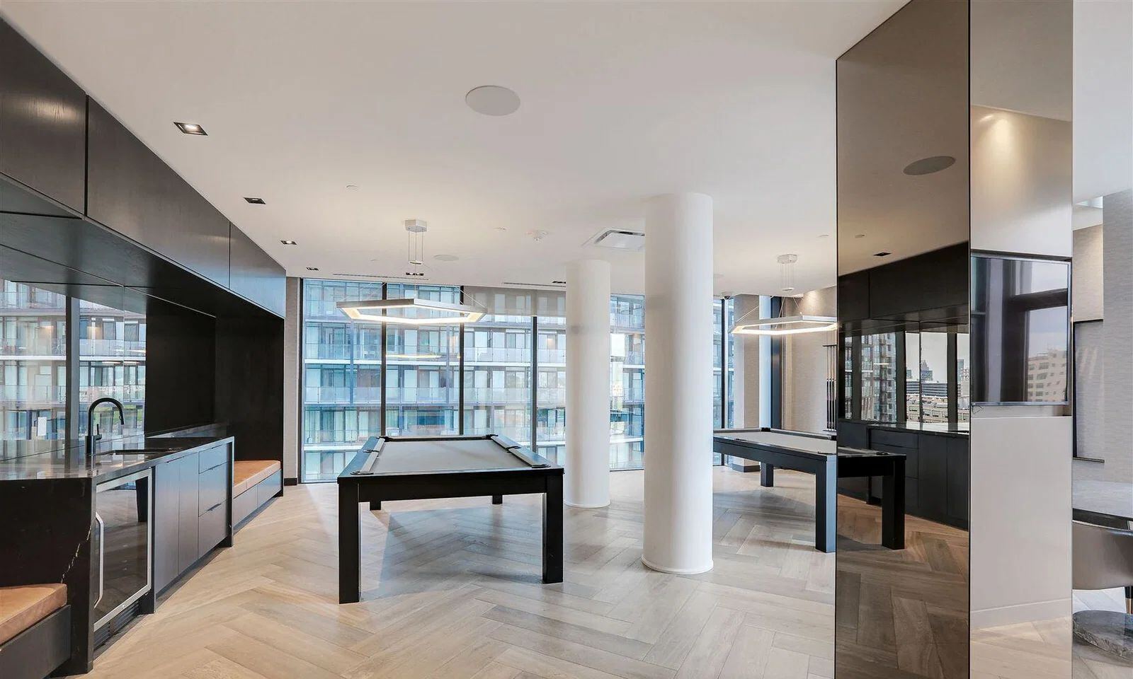 330 Richmond Street W photo 27