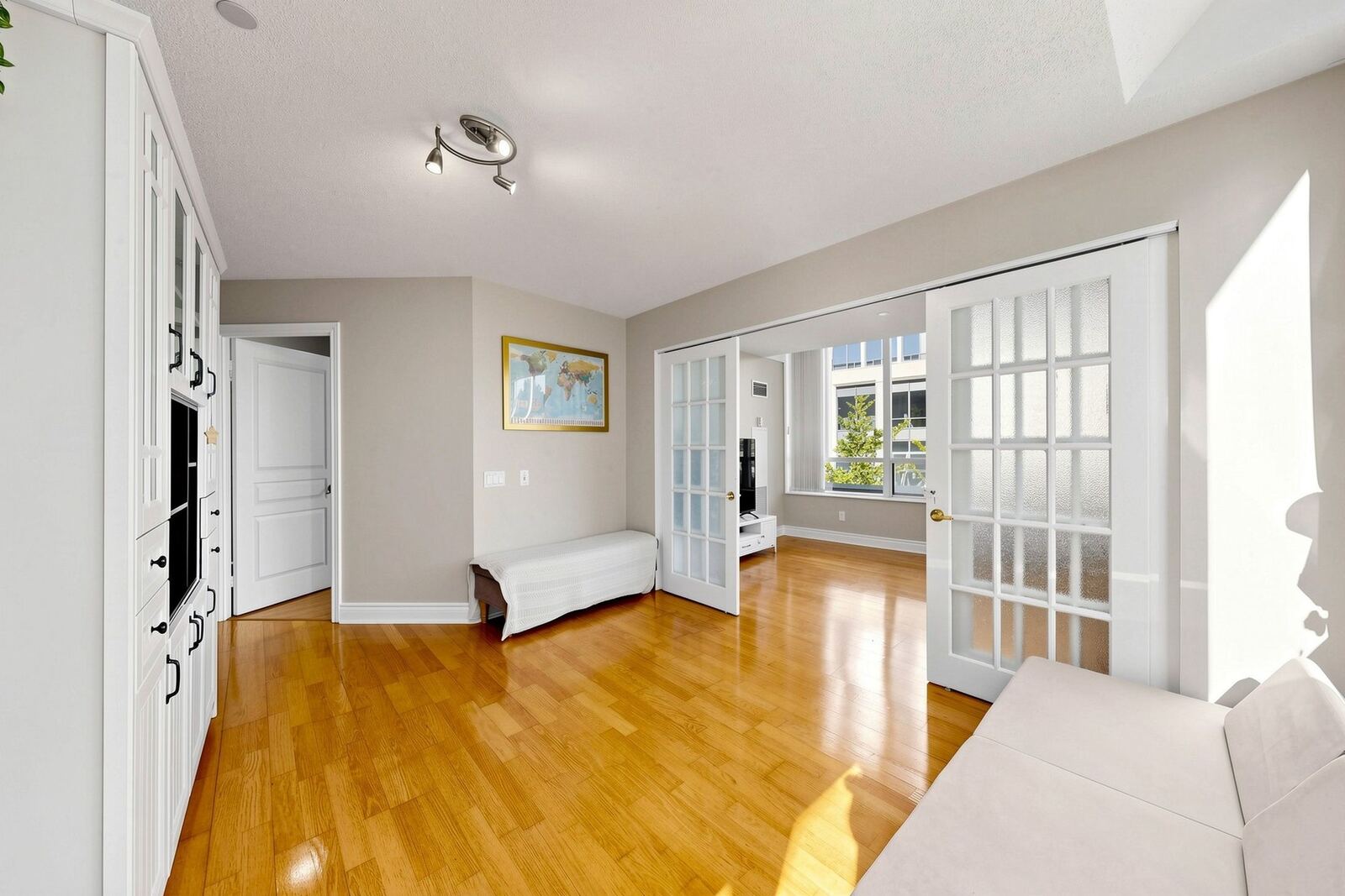 15 Northtown Way photo 8