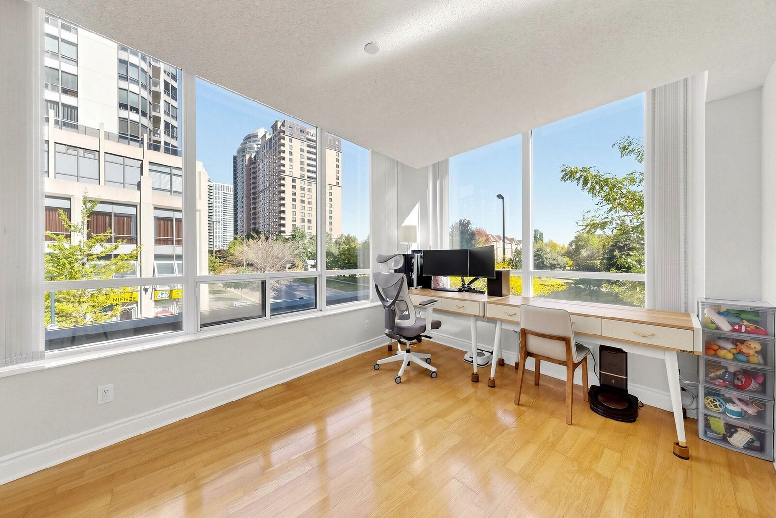 15 Northtown Way photo 11
