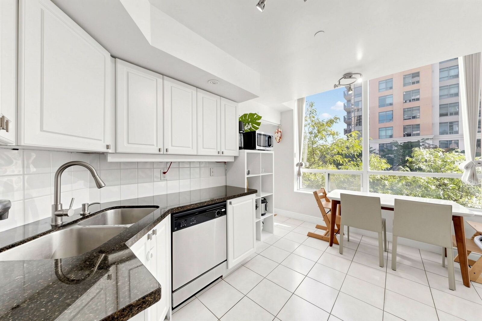 15 Northtown Way photo 18