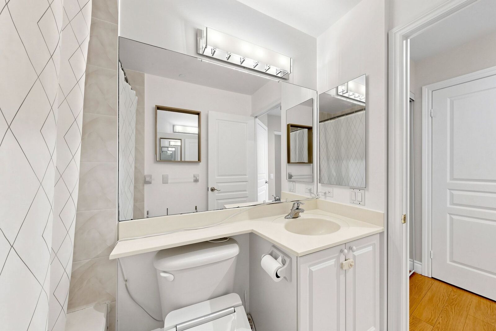 15 Northtown Way photo 26