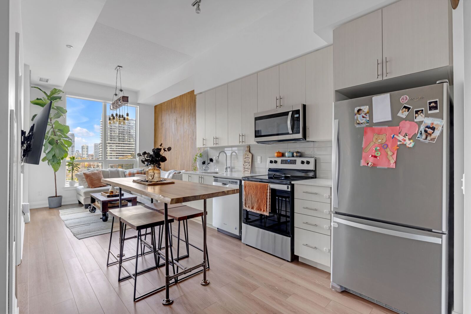 3121 Sheppard Avenue E photo 3