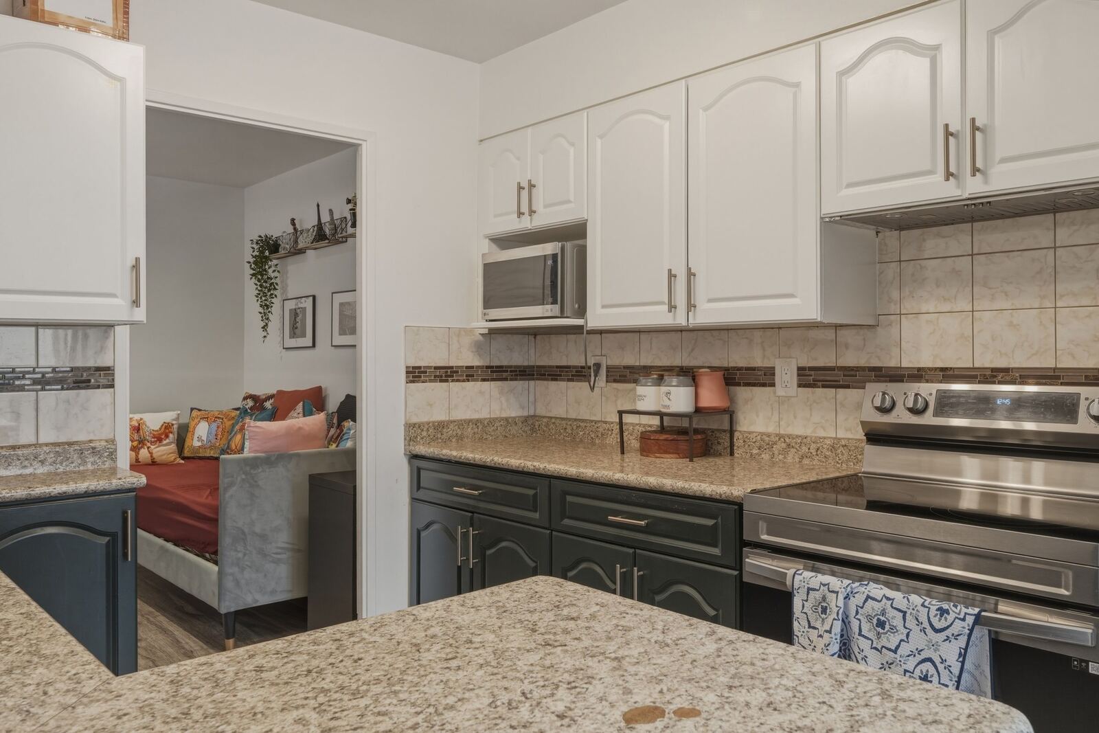 410 McLevin Avenue photo 32