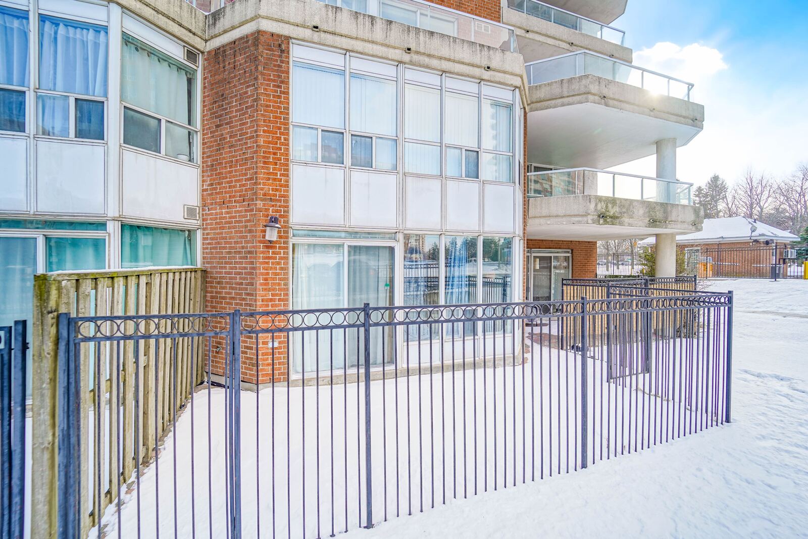410 McLevin Avenue photo 64