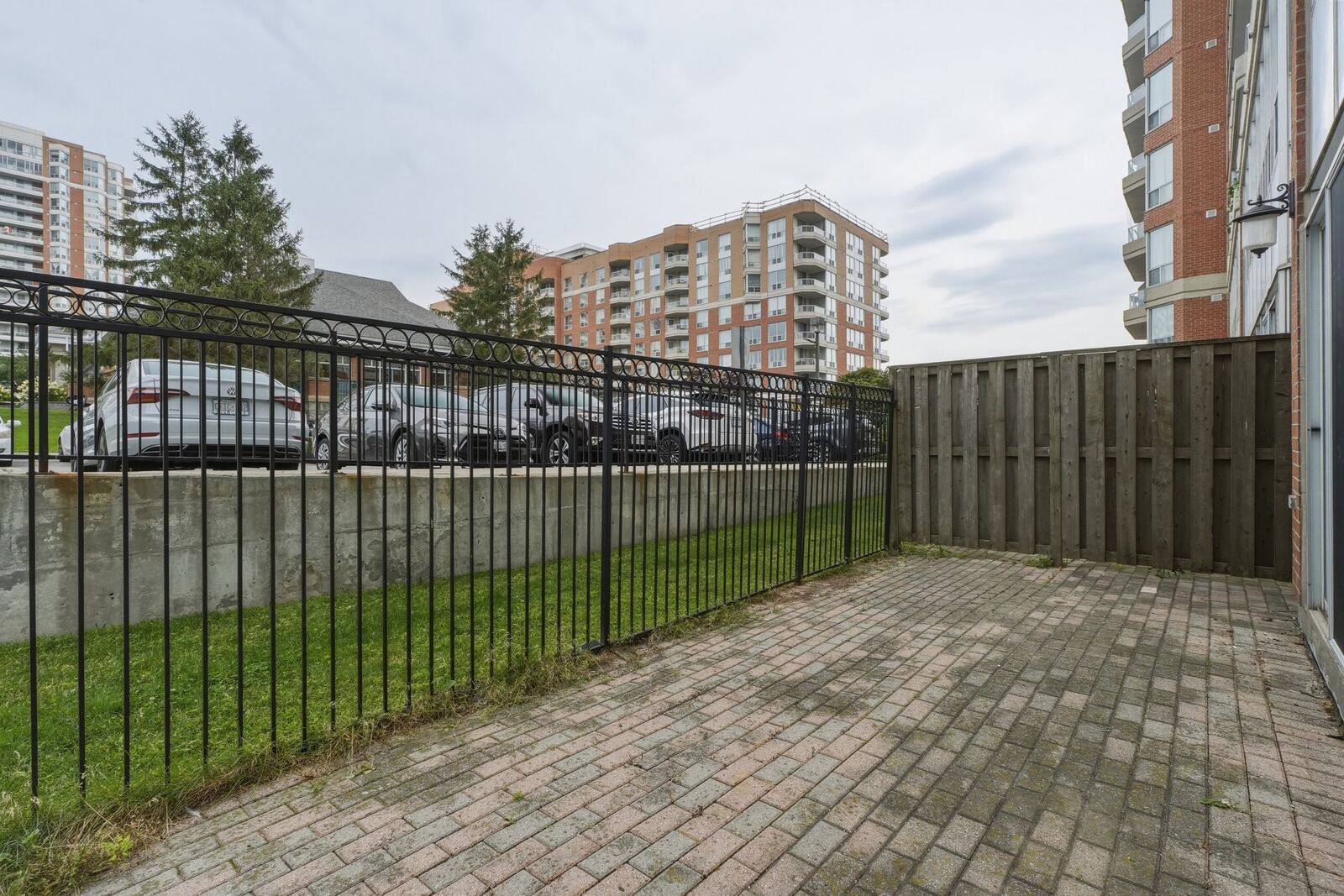 410 McLevin Avenue photo 79