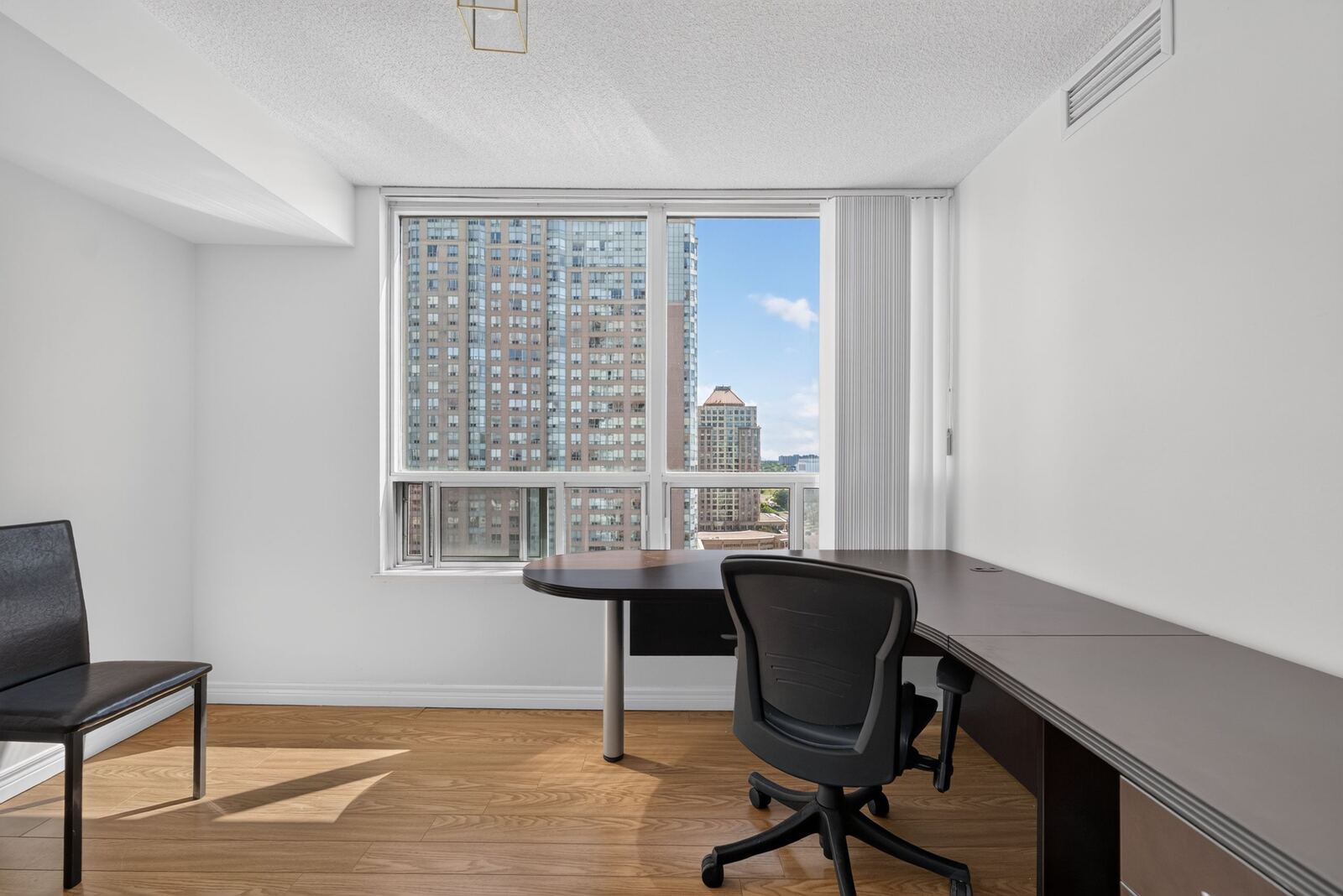 68 Corporate Drive photo 5