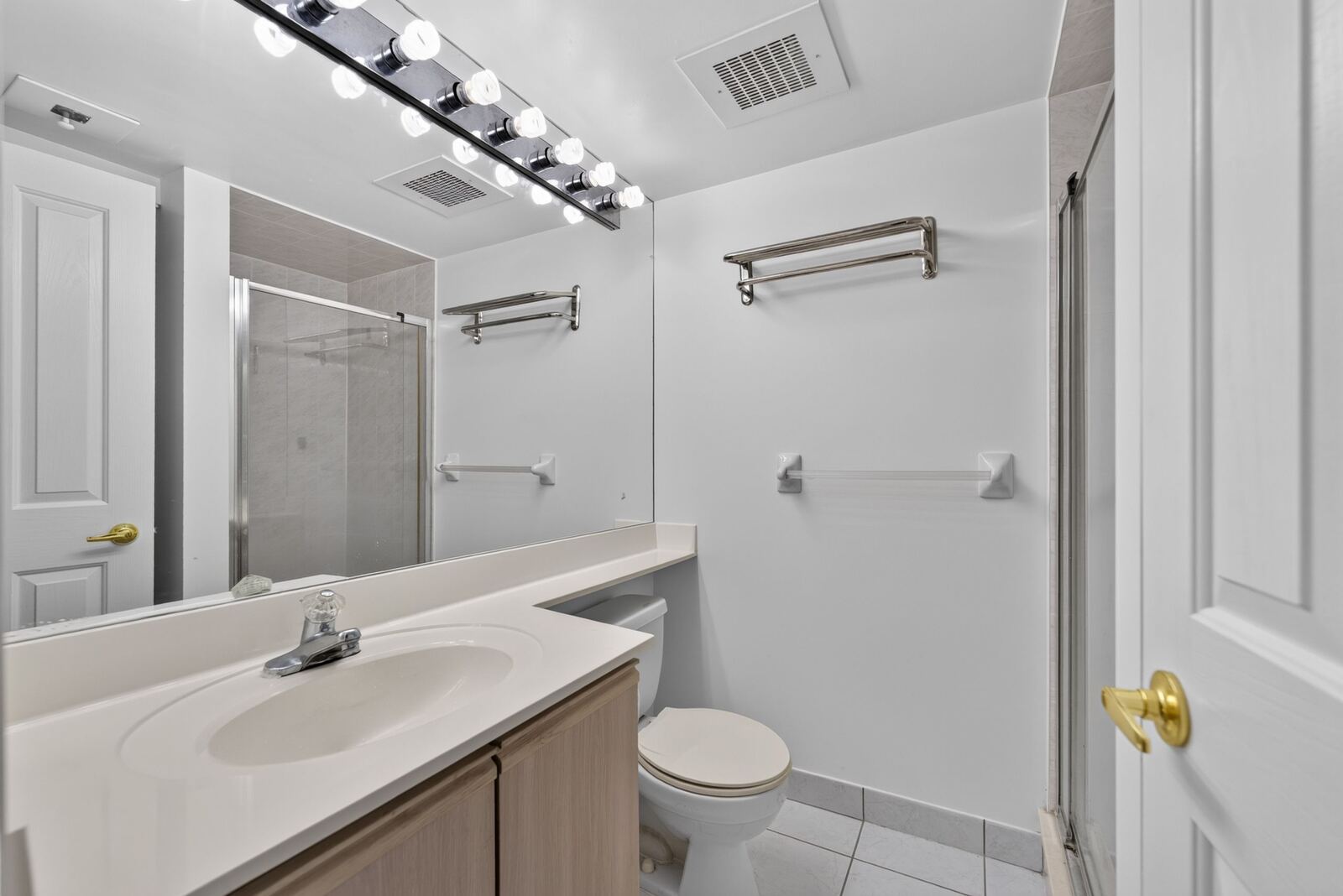 68 Corporate Drive photo 15
