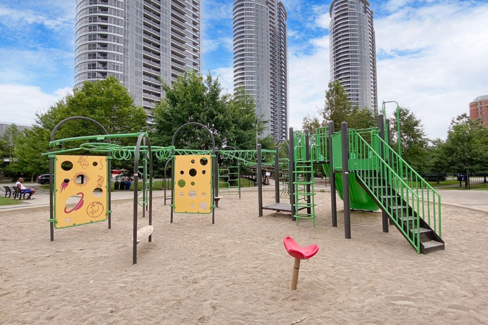 151 Village Green Square photo 67