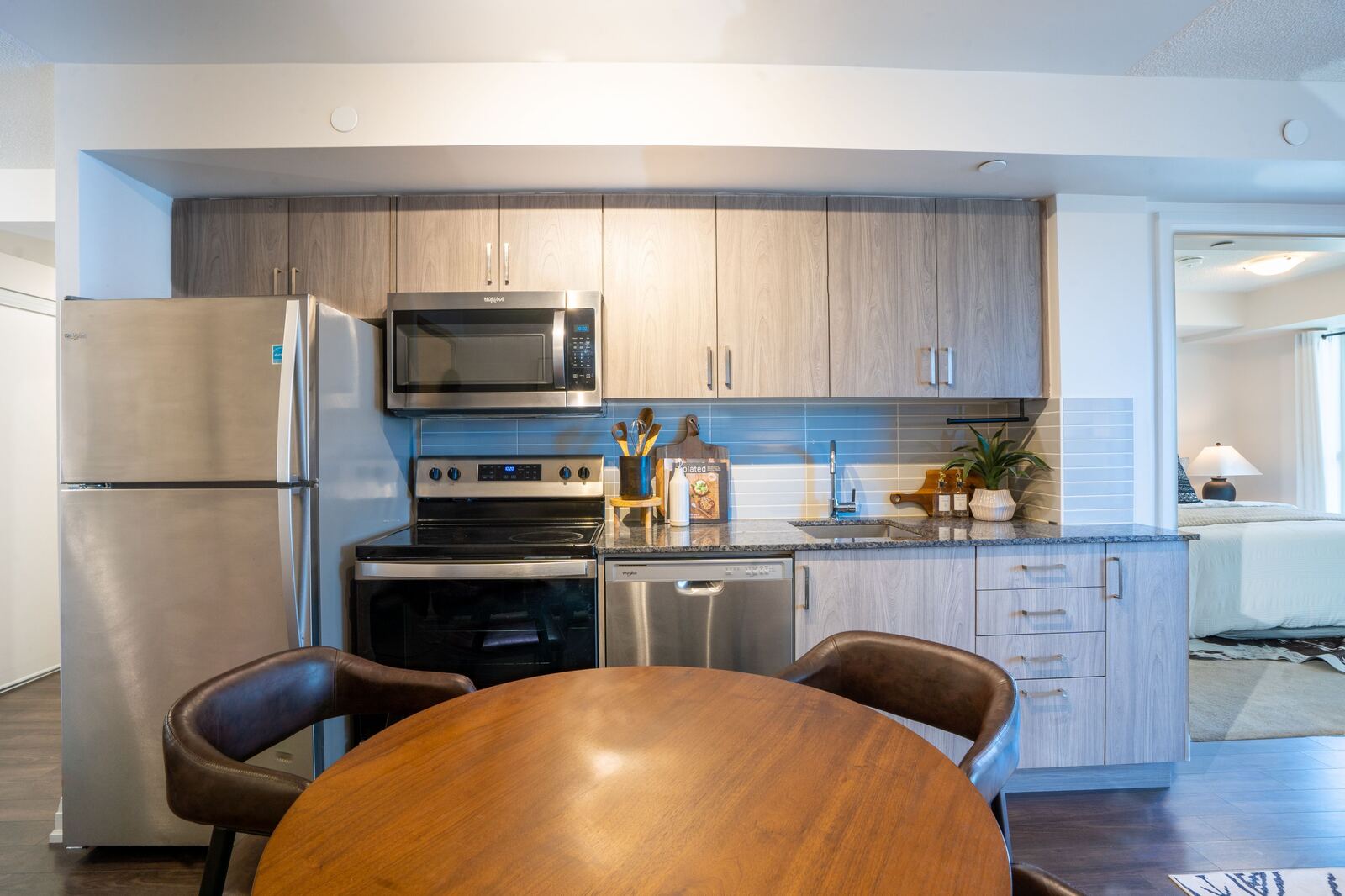 20 Meadowglen Place photo 7