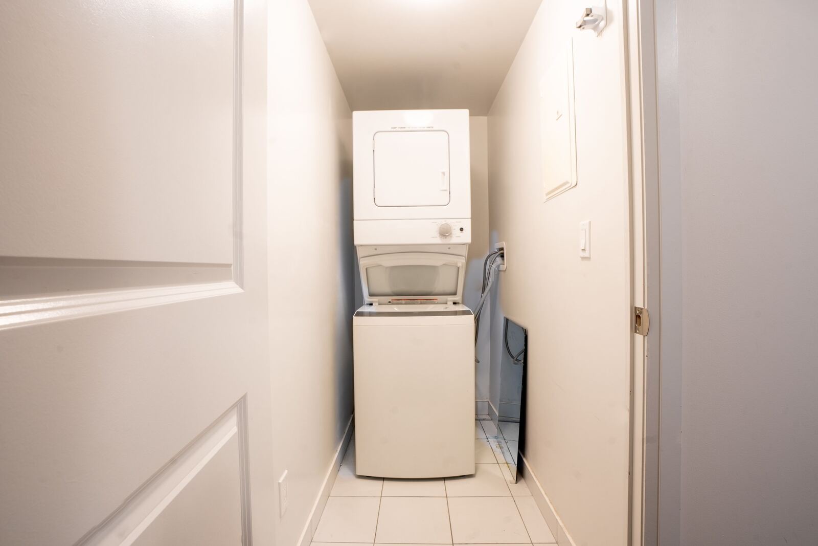 20 Meadowglen Place photo 11