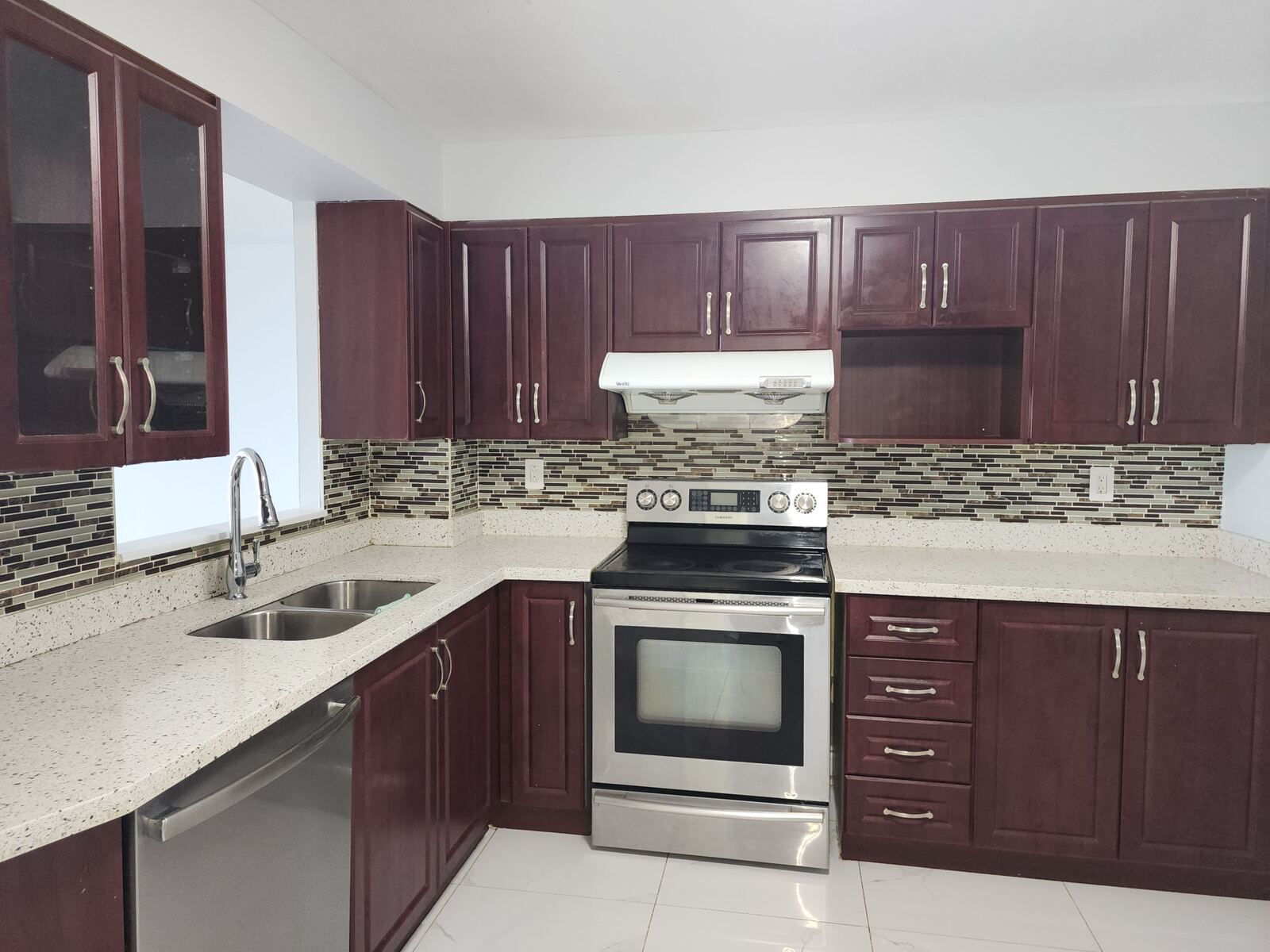 410 Mclevin Avenue photo 1