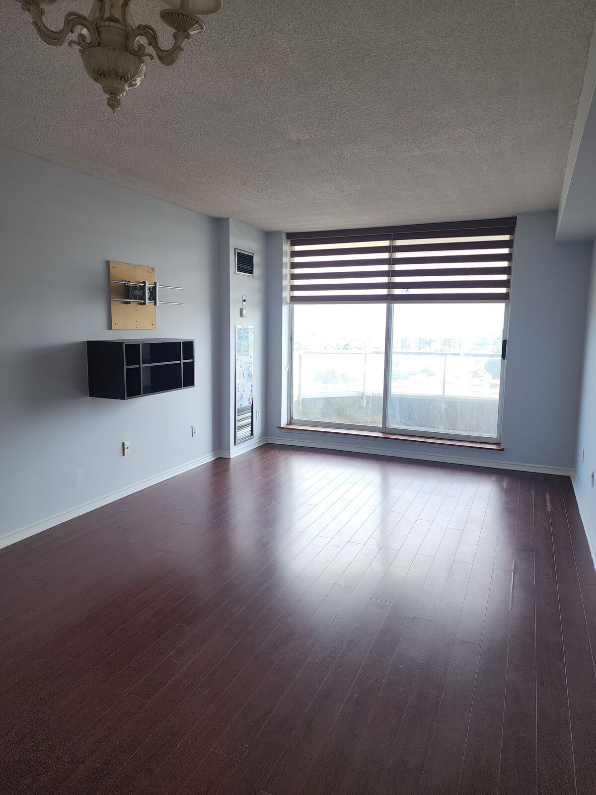 410 Mclevin Avenue photo 5