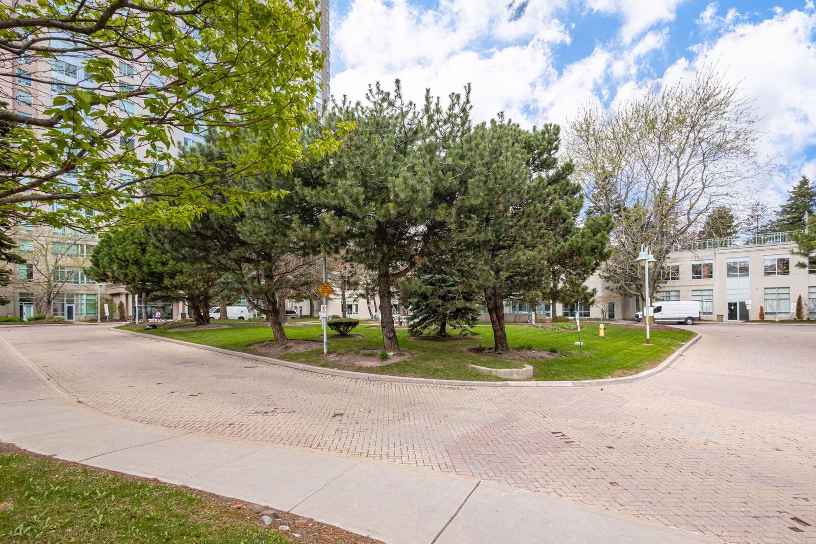 88 Corporate Drive photo 36
