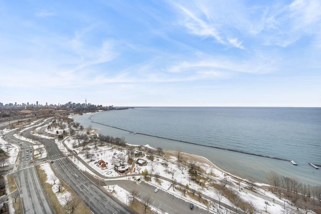 1928 Lake Shore Boulevard W photo 30