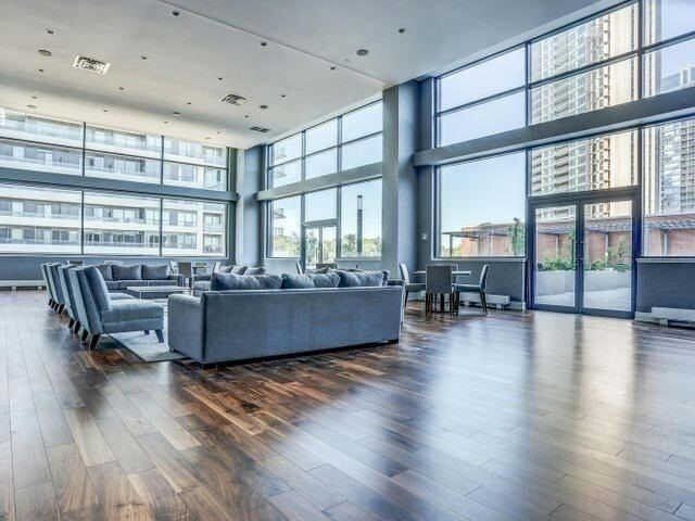 2200 Lake Shore Boulevard W photo 1