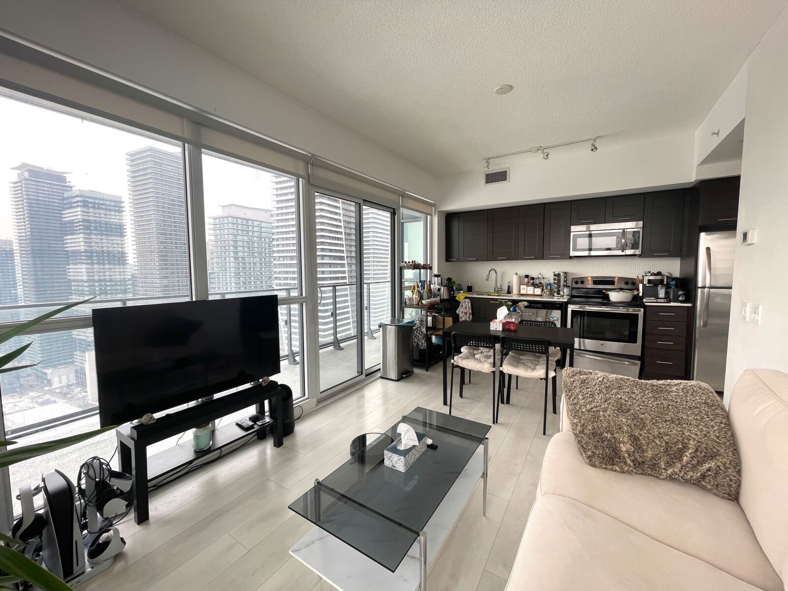 2200 Lake Shore Boulevard W photo 5
