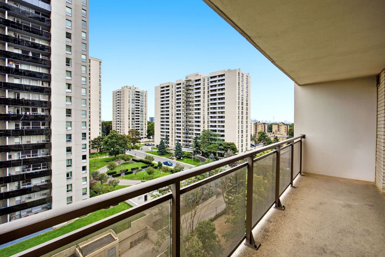 155 Marlee Avenue photo 4