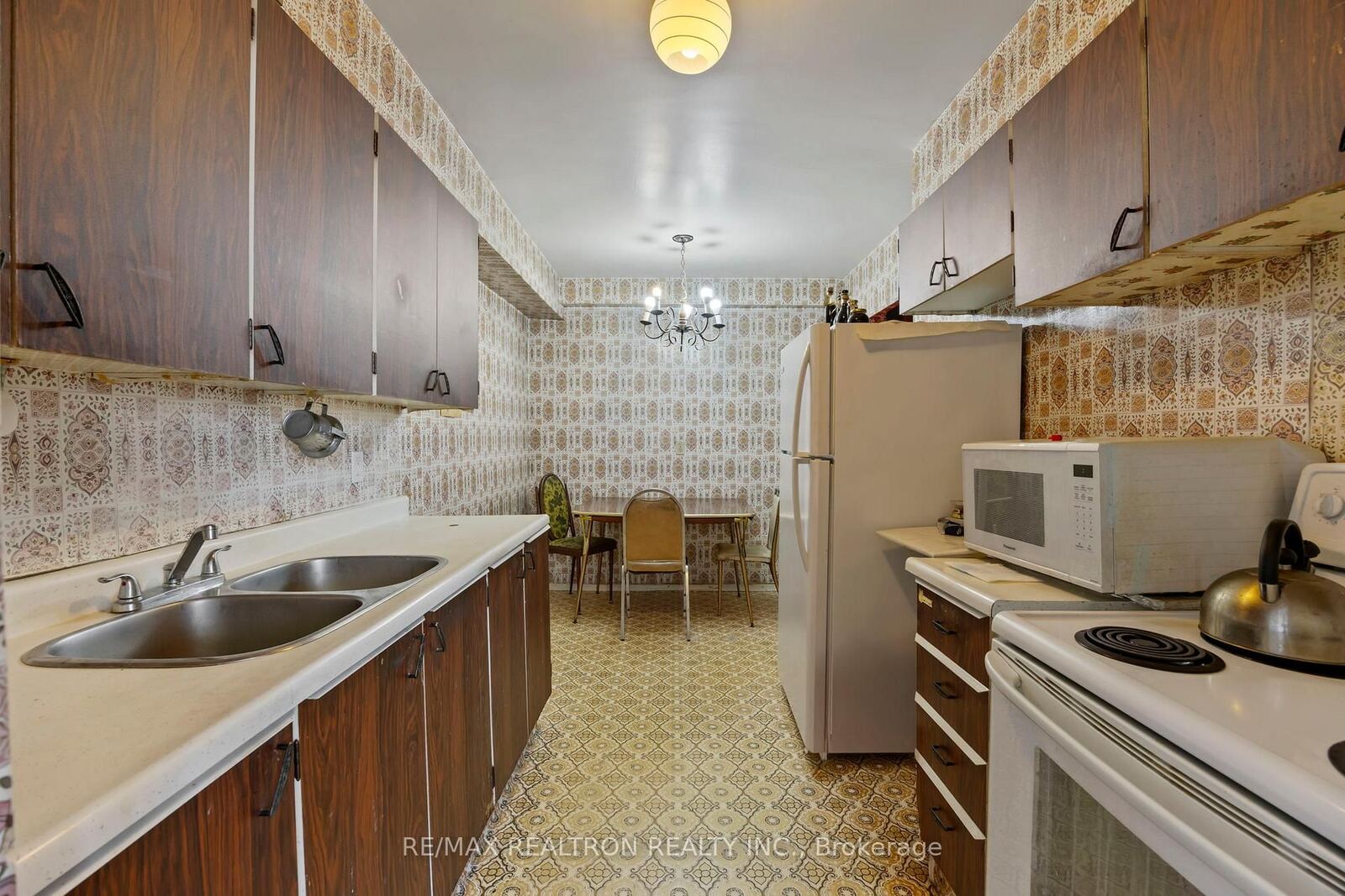 155 Marlee Avenue photo 32