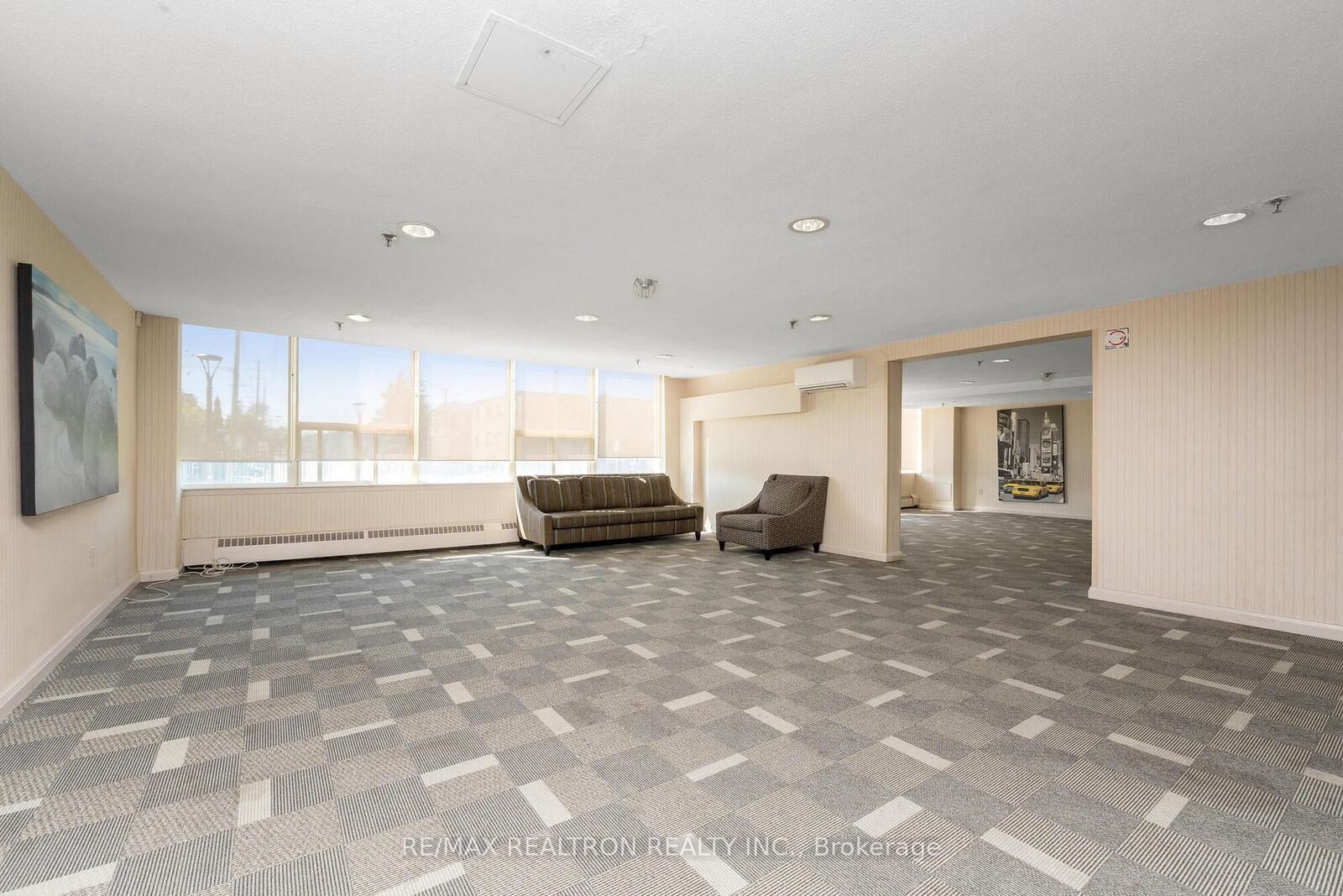 155 Marlee Avenue photo 61