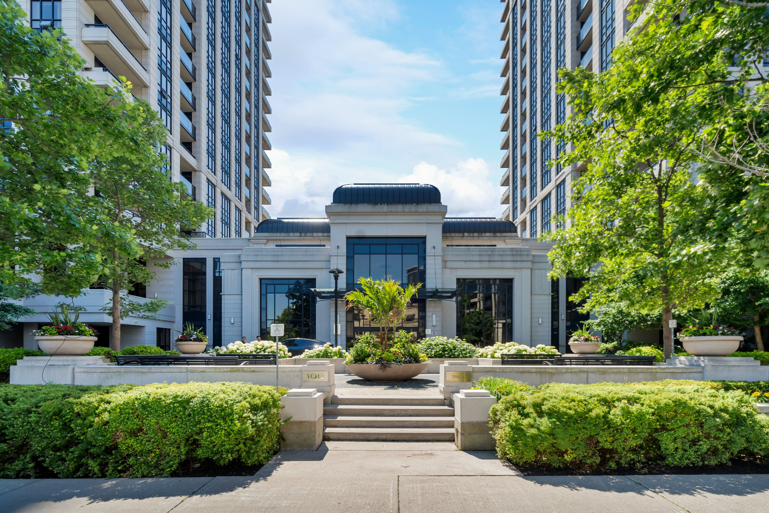 1607 - 100 Harrison Garden Blvd