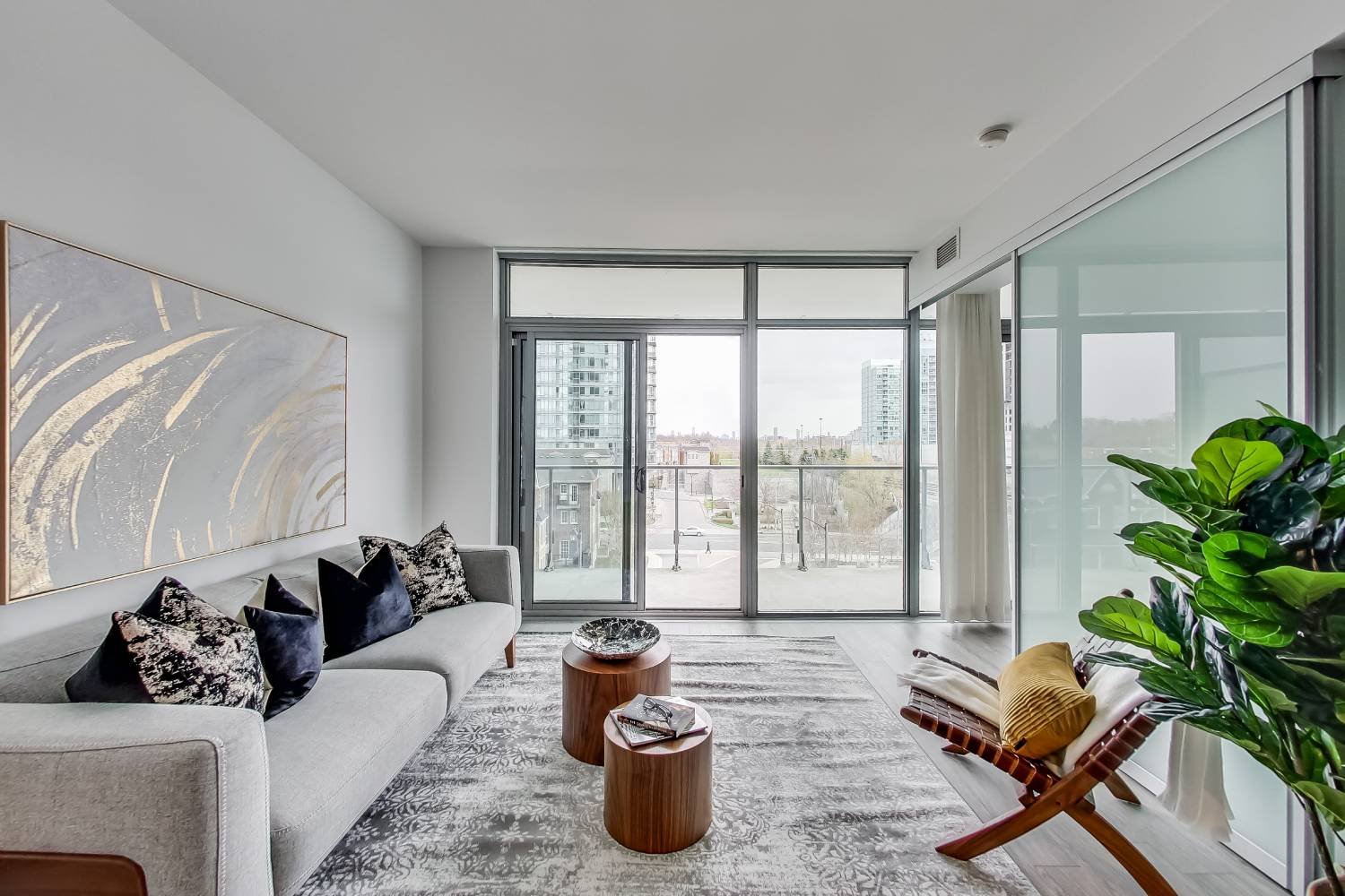 403 - 103 The Queensway Ave, Toronto