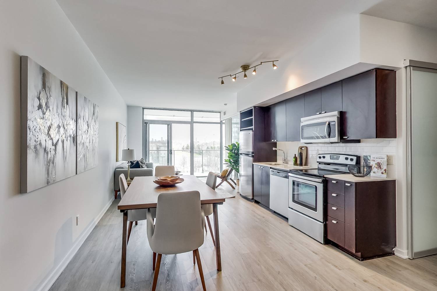 403 - 103 The Queensway Ave