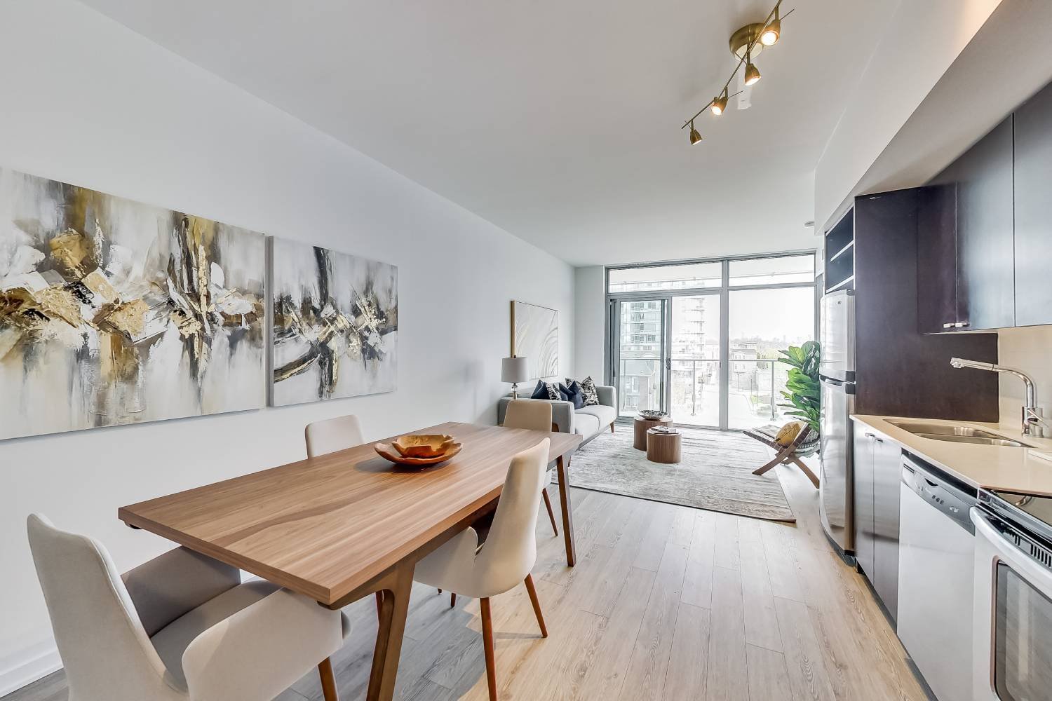 403 - 103 The Queensway Ave, Toronto