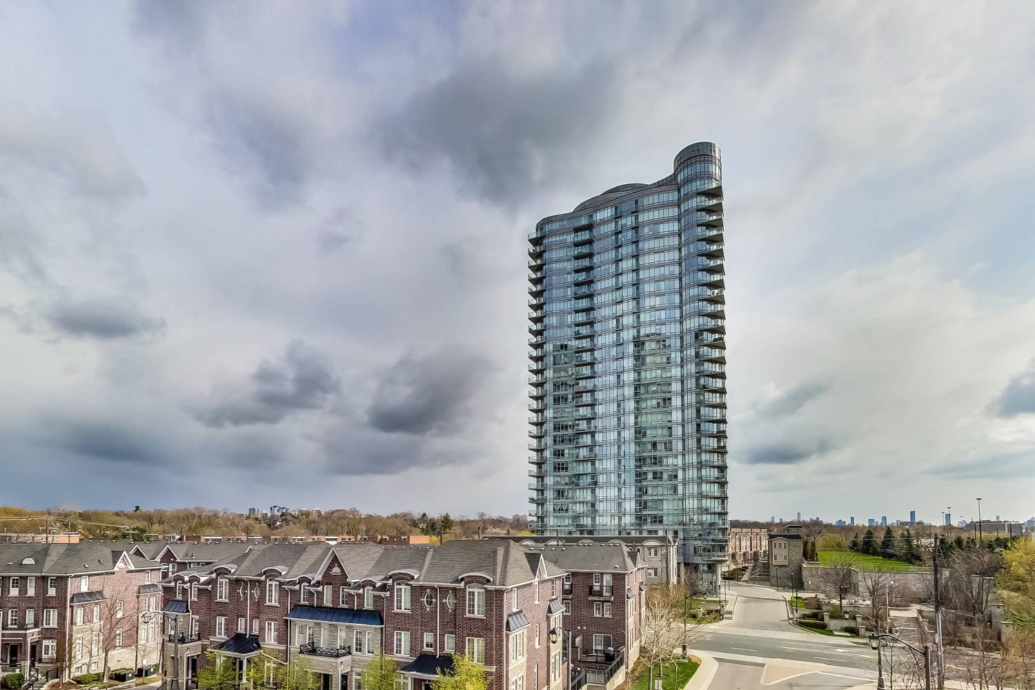 403 - 103 The Queensway Ave