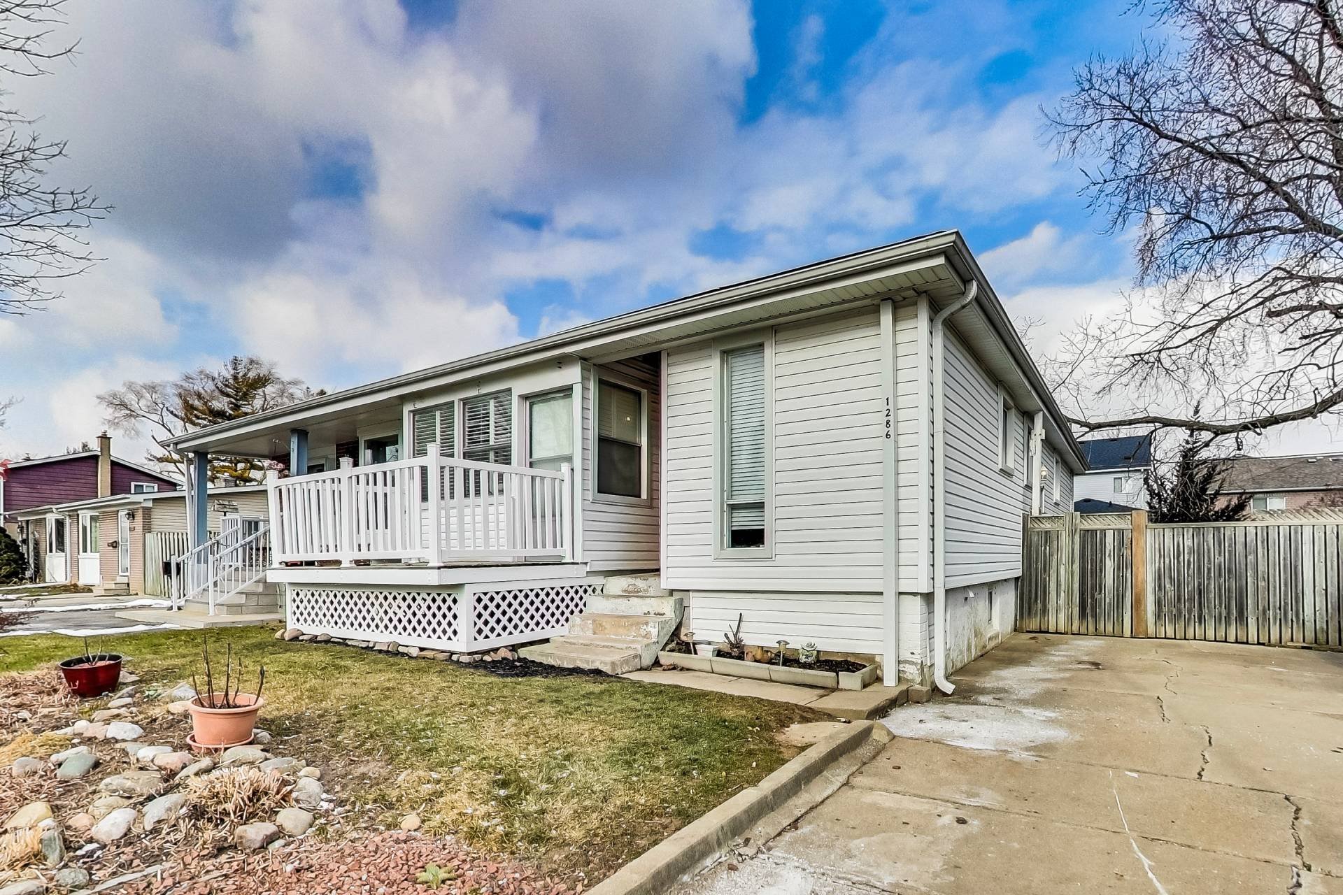1286 Ilona Park Rd
