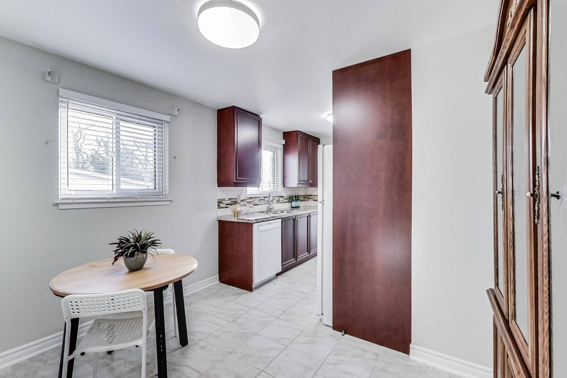 1286 Ilona Park Rd