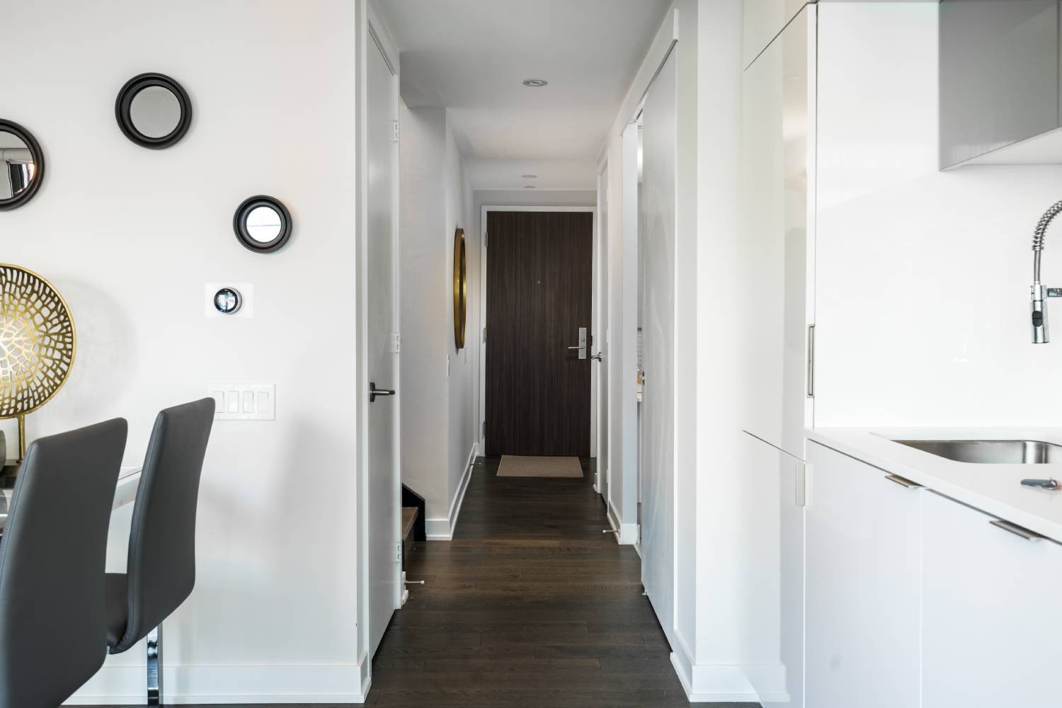 185 Roehampton #701