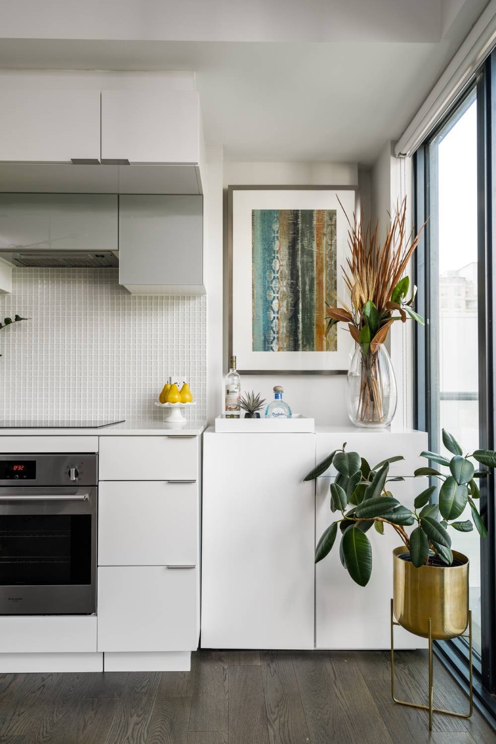 185 Roehampton #701