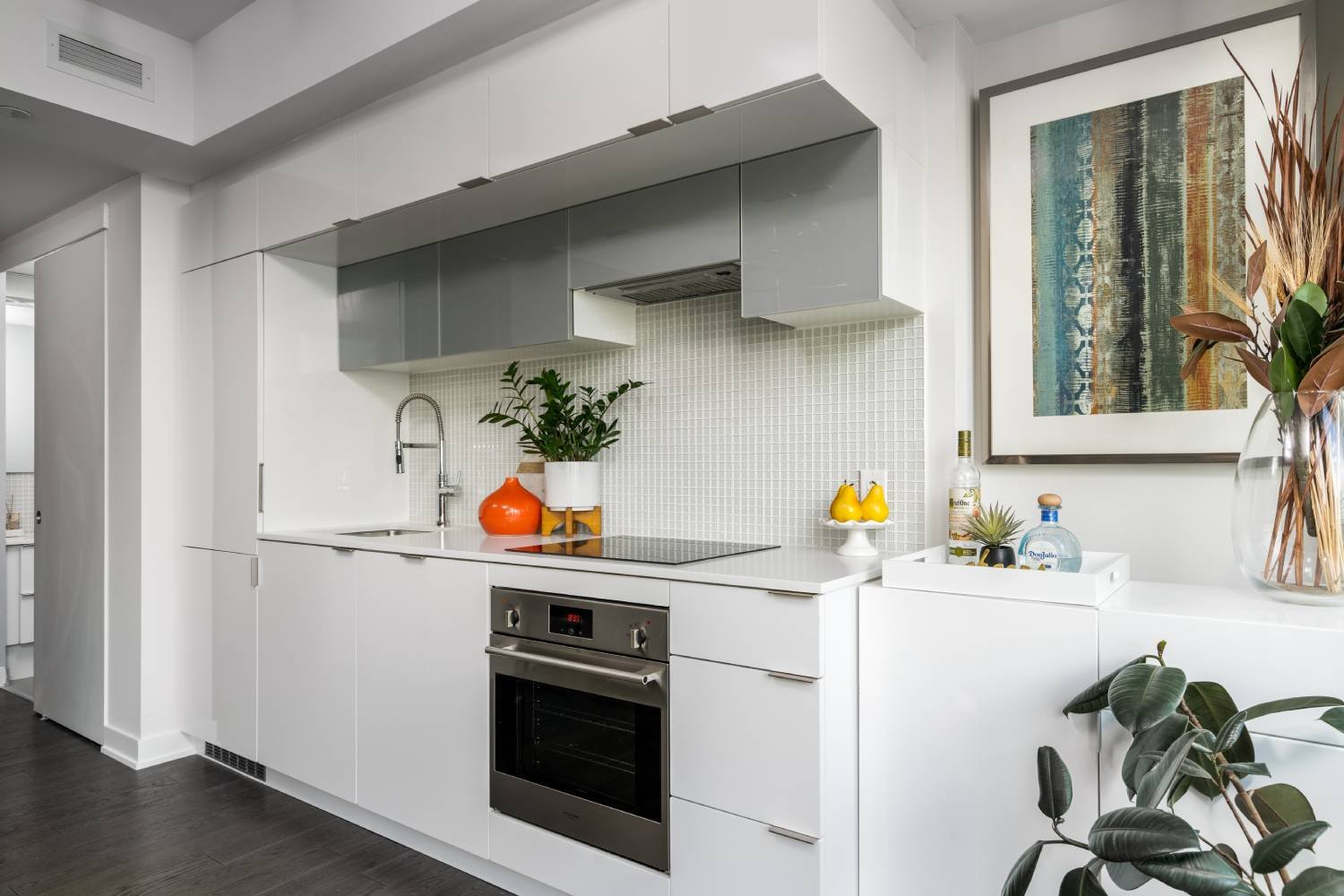 185 Roehampton #701
