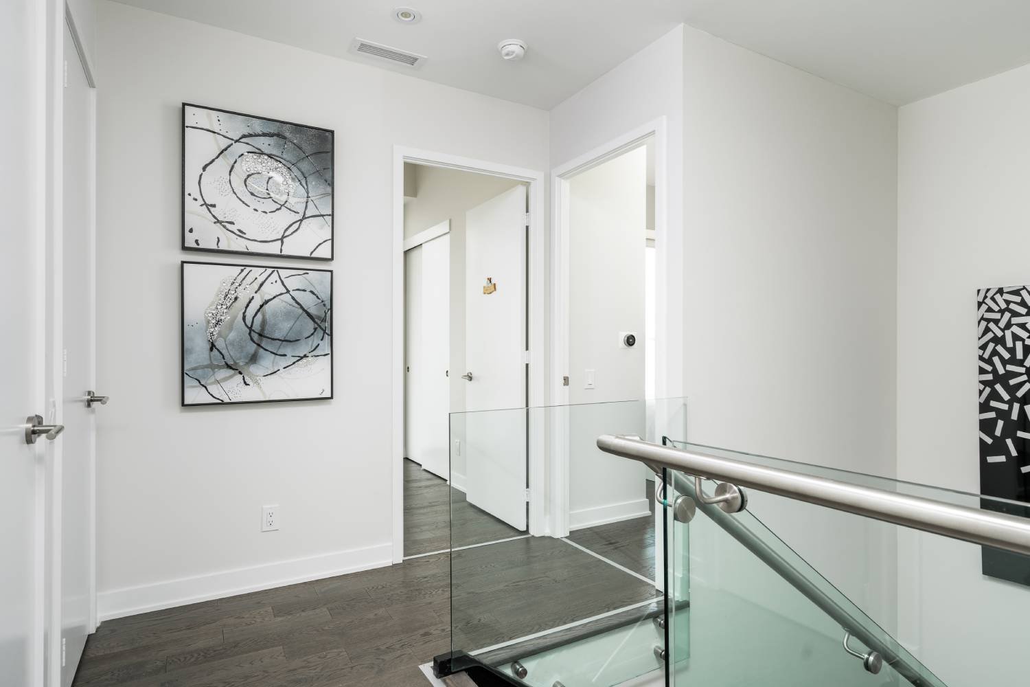 185 Roehampton #701