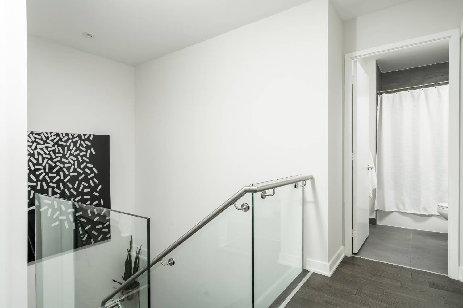 185 Roehampton #701