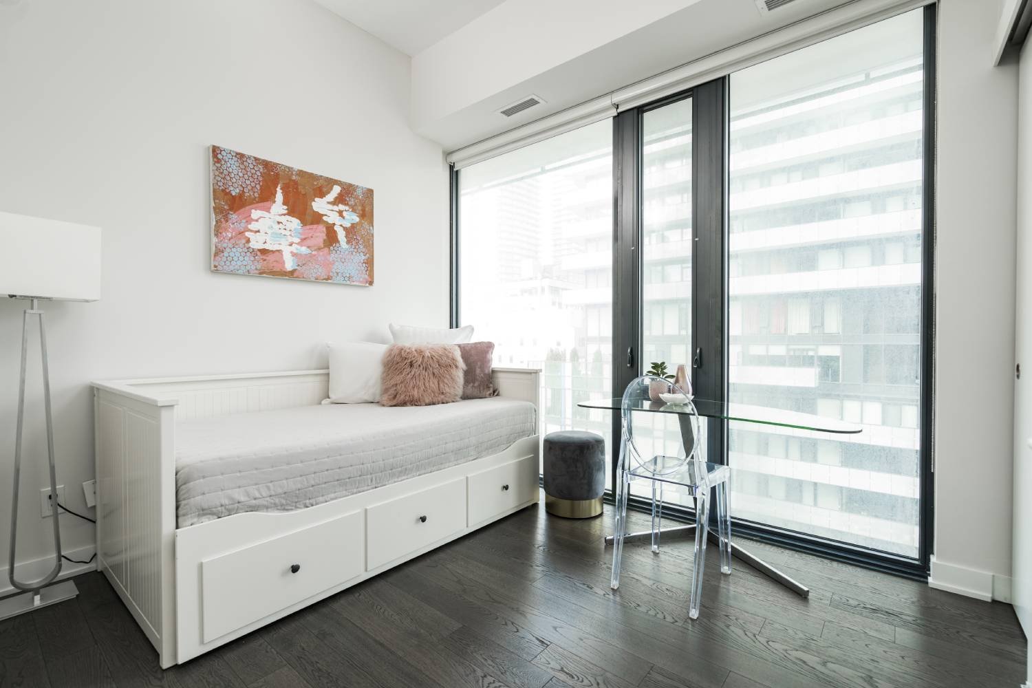 185 Roehampton #701