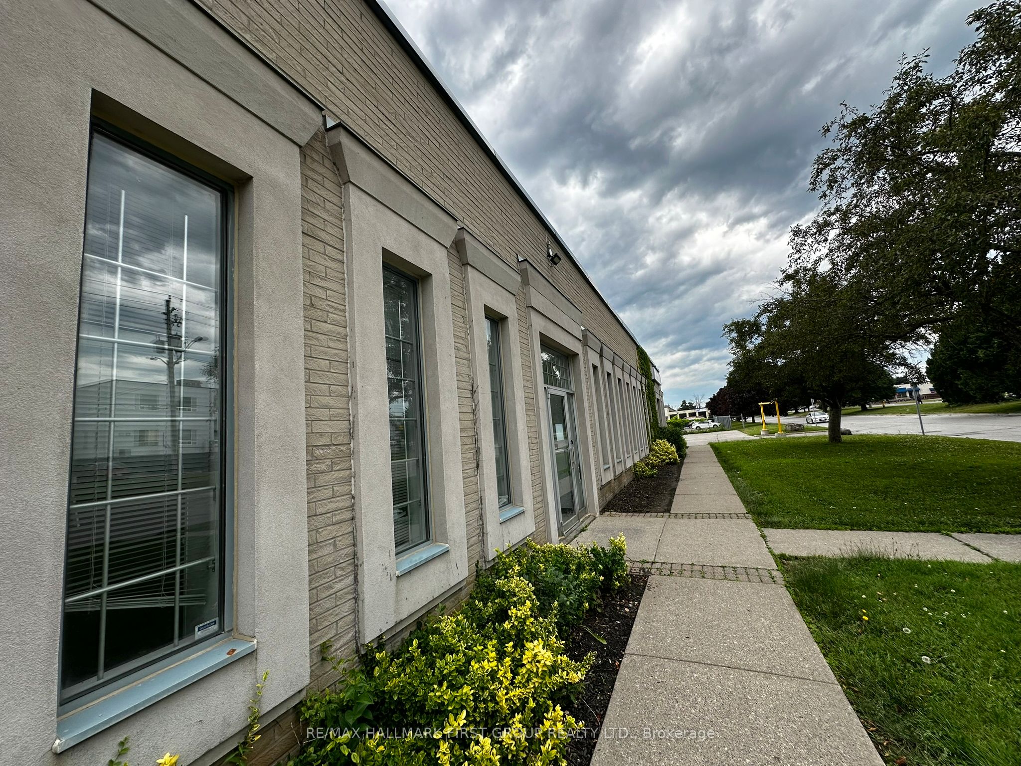 126 Commercial Avenue 5, Ajax, ON L1S 2H5