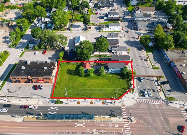 11 Main St (432/438 Davis) N/A E, Newmarket, ON L3Y 3Y1