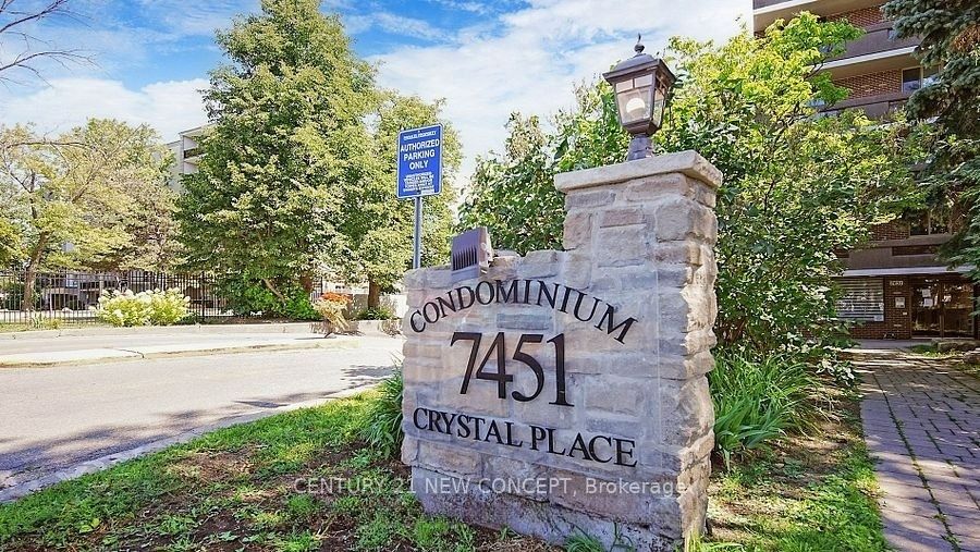 7451 Yonge Street 101, Markham, ON L3T 2B4