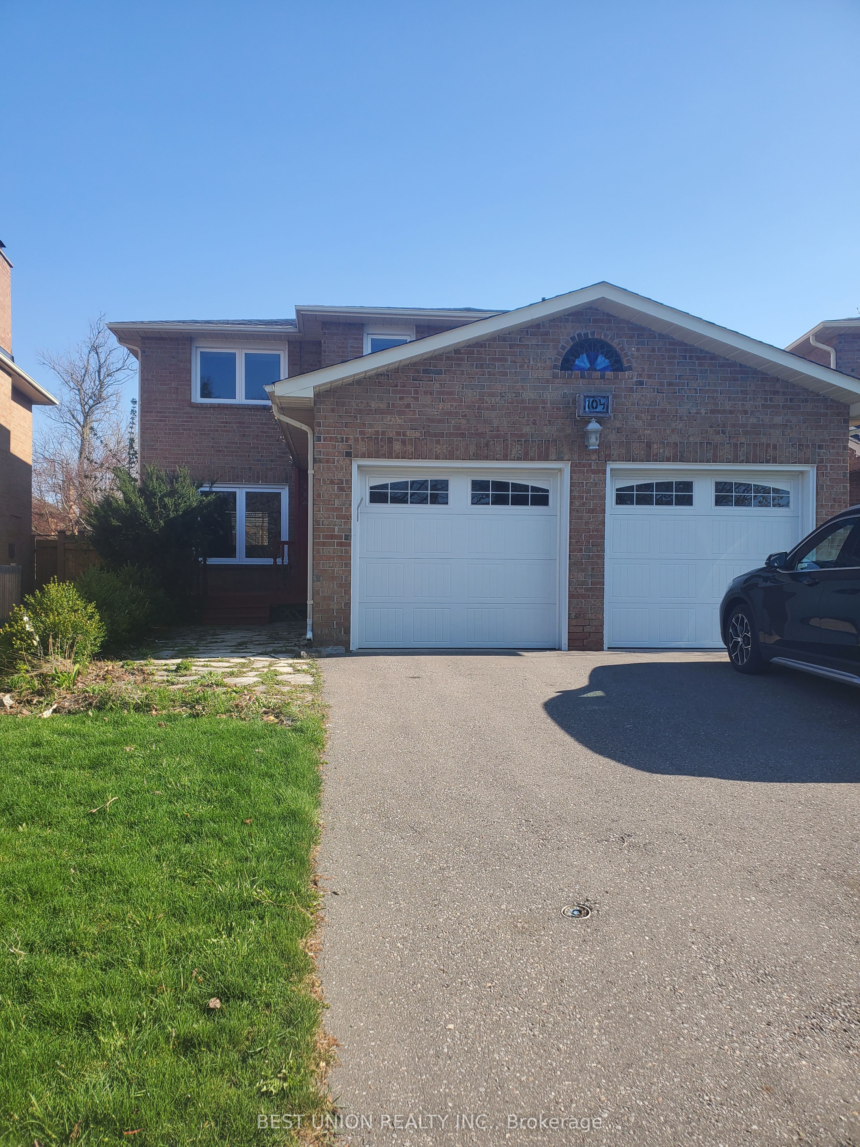 104 Houseman Crescent, Richmond Hill, ON L4C 7S5
