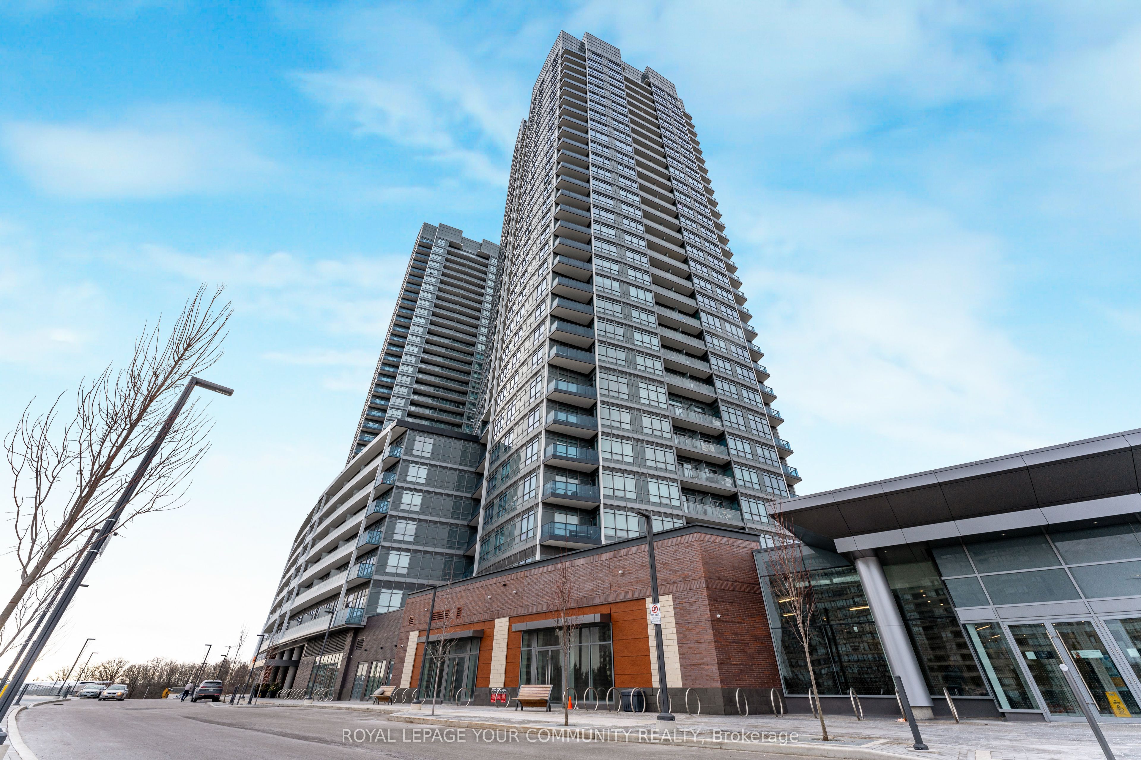 50 Upper Mall Way 224, Vaughan, ON L4J 0L8