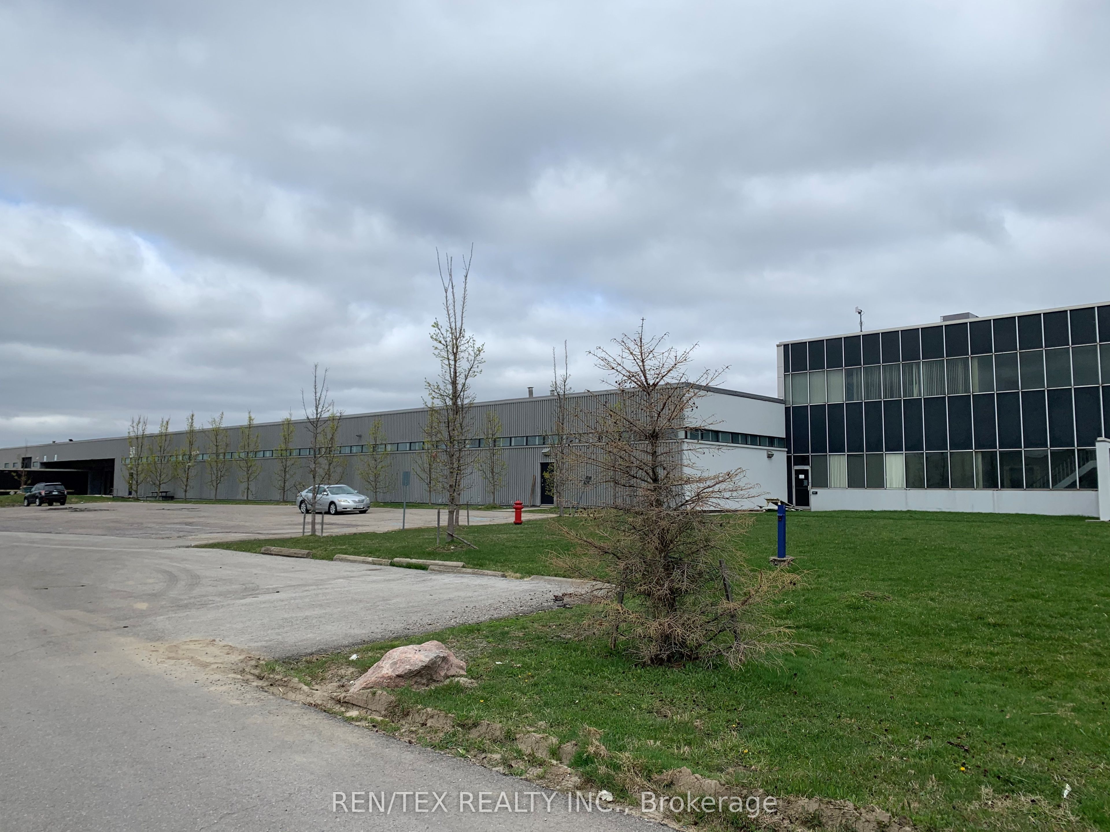 500 Edward Avenue 2, Richmond Hill, ON L4C 4Y9