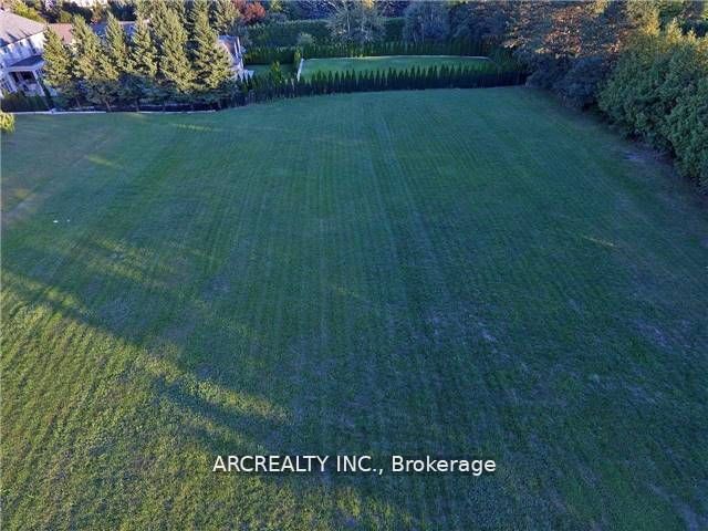 655 Woodland Acres Crescent, Vaughan, ON L6A 1G2