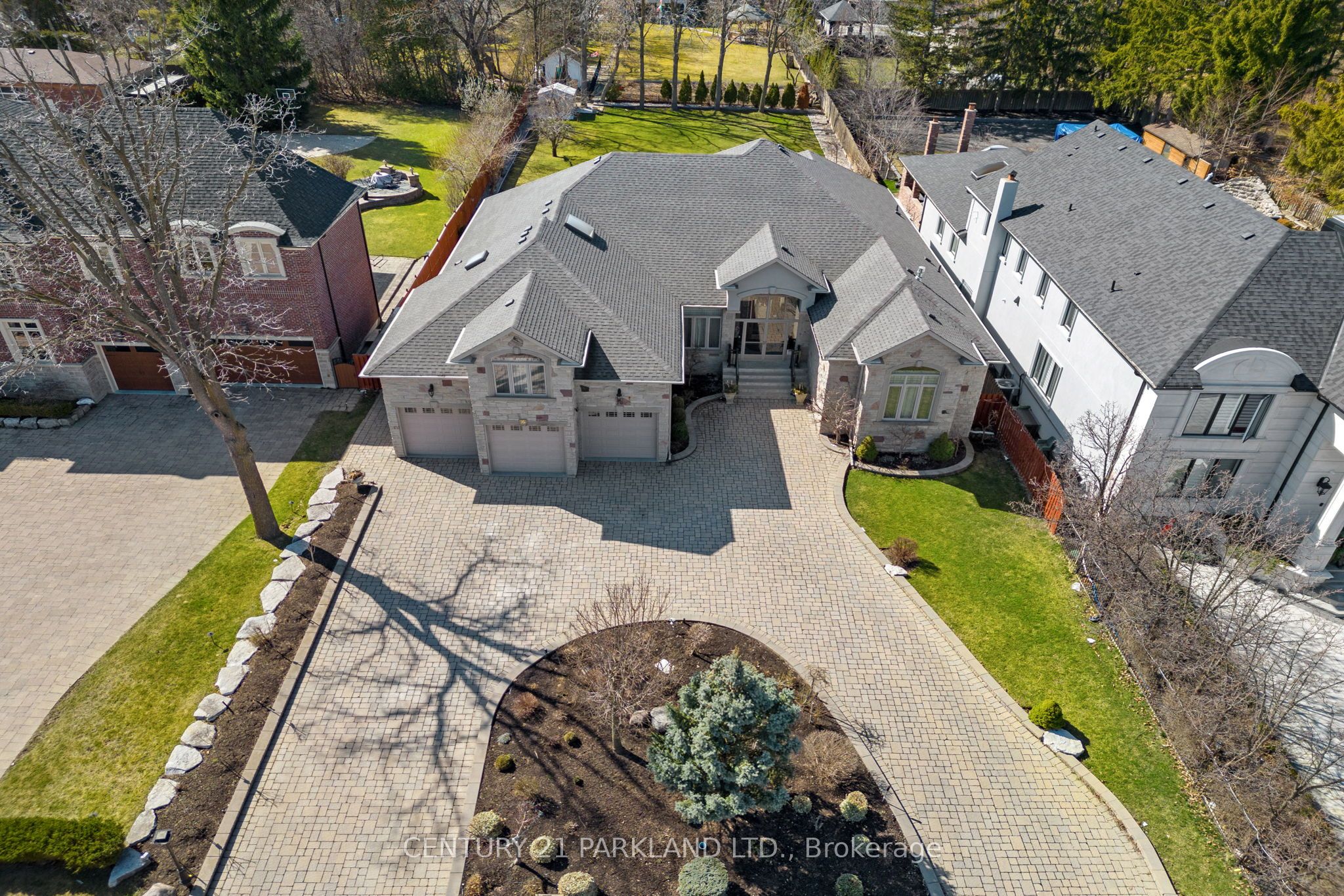 16 Boyle Drive, Richmond Hill, ON L4C 6C9