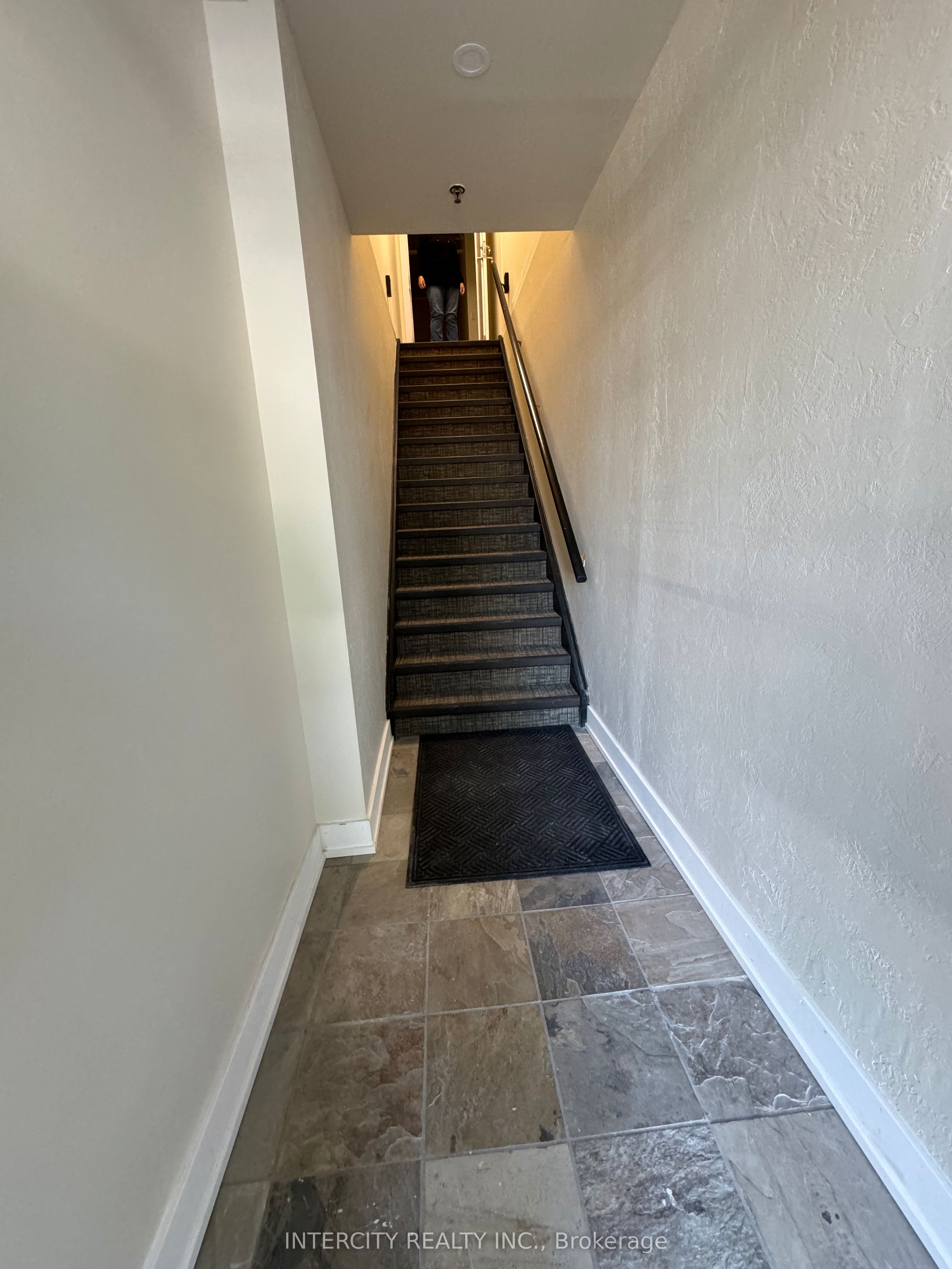665 Millway Avenue 26B, Vaughan, ON L4K 3T8