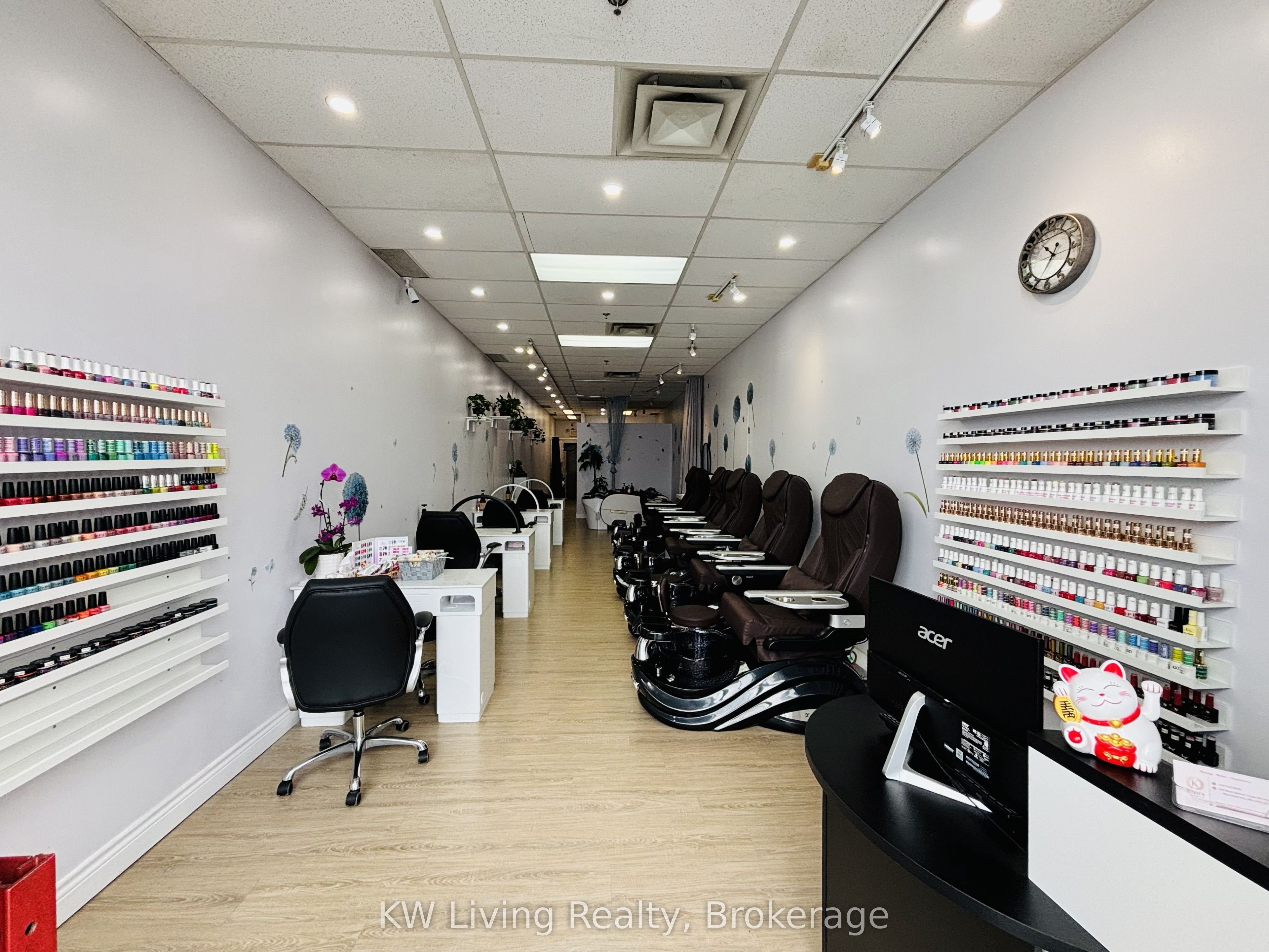 280 West Beaver Creek Road 5, Richmond Hill, ON L4B 3Z1