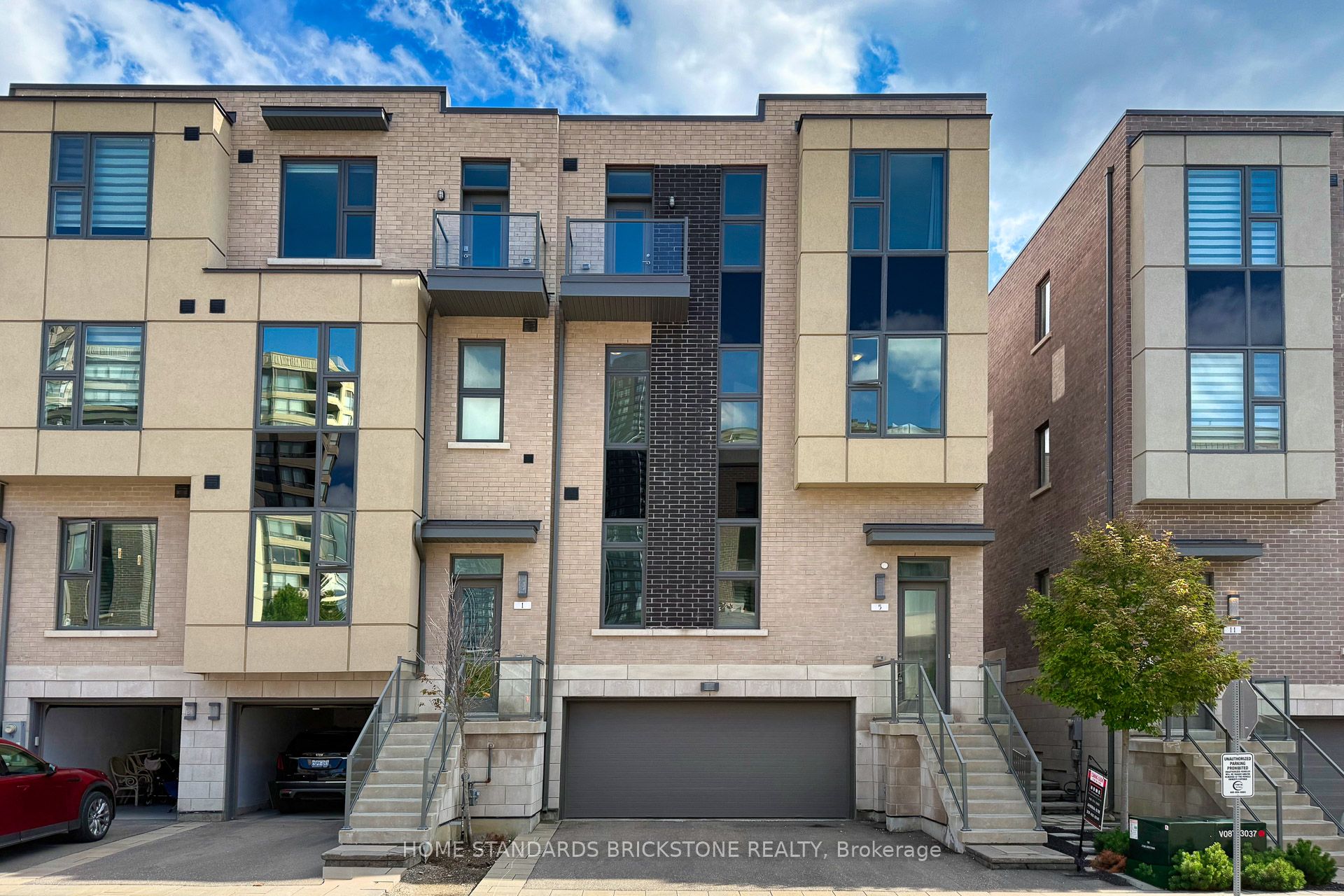 5 Smallwood Circle, Vaughan, ON L4J 0K7