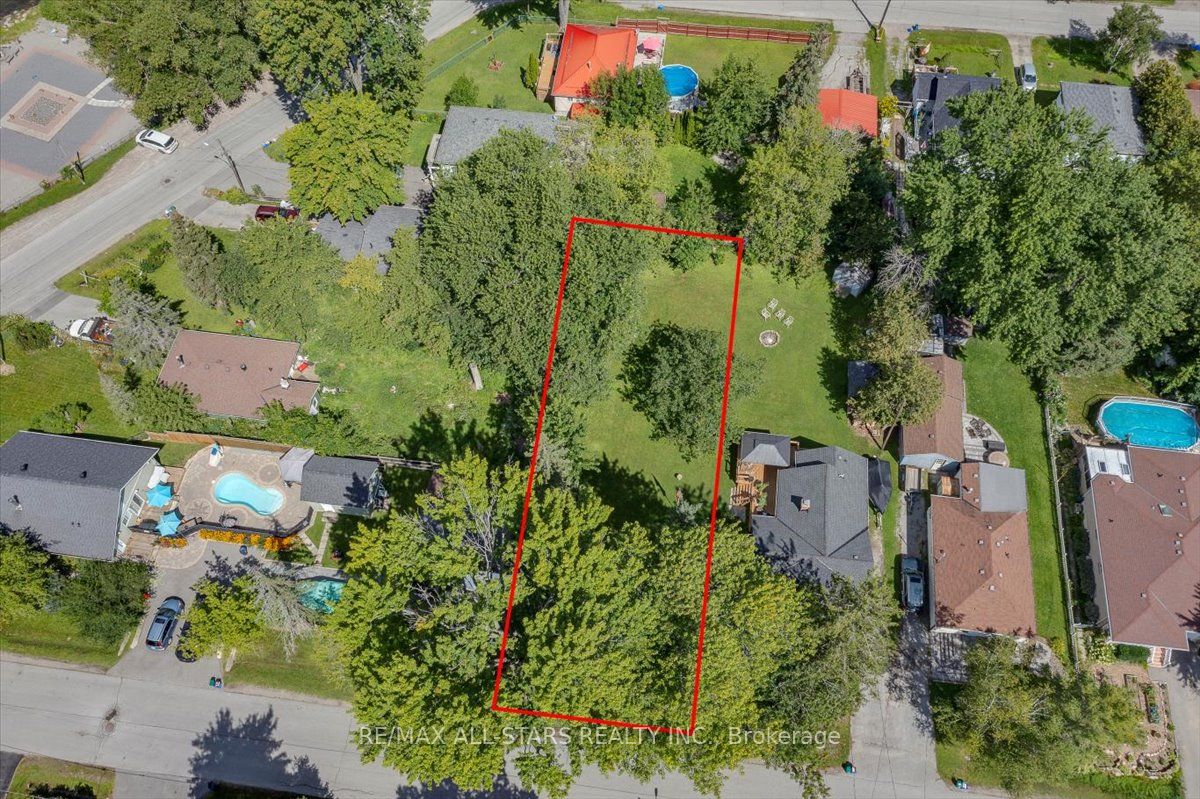 288 Woodycrest Avenue, Georgina, ON L4P 2W2